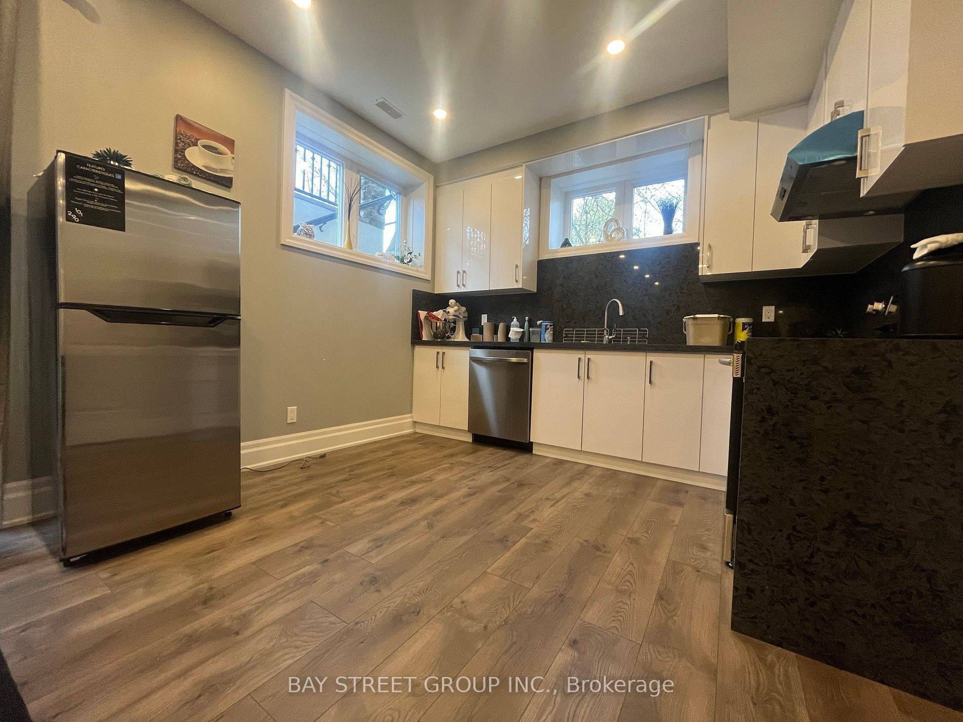 Oakville, ON L6L 2C3,1243 Bridge RD #Lower