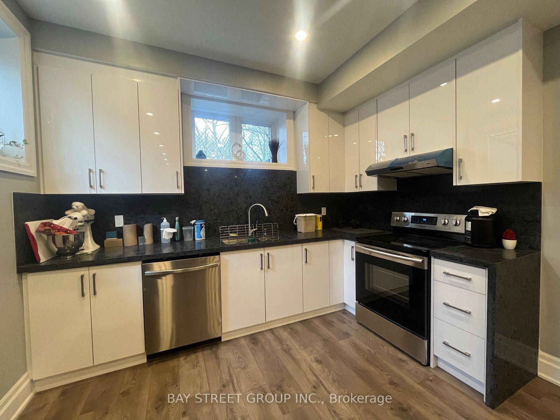 Oakville, ON L6L 2C3,1243 Bridge RD #Lower