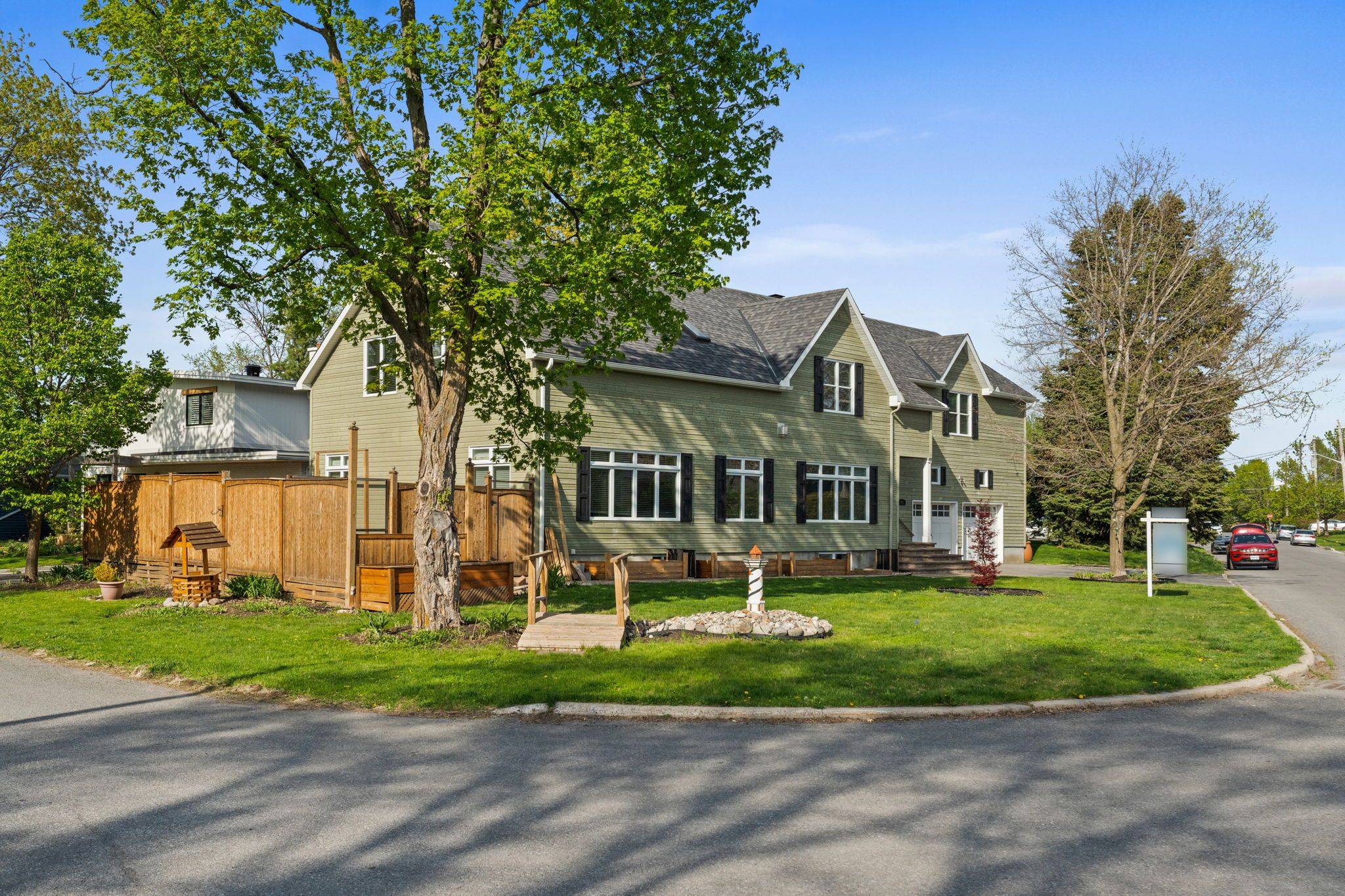 Alta Vista And Area, ON K1H 7C5,1481 Orchard AVE