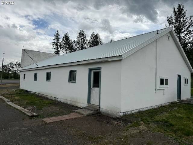 Wallowa, OR 97885,704 E HIGHWAY 82