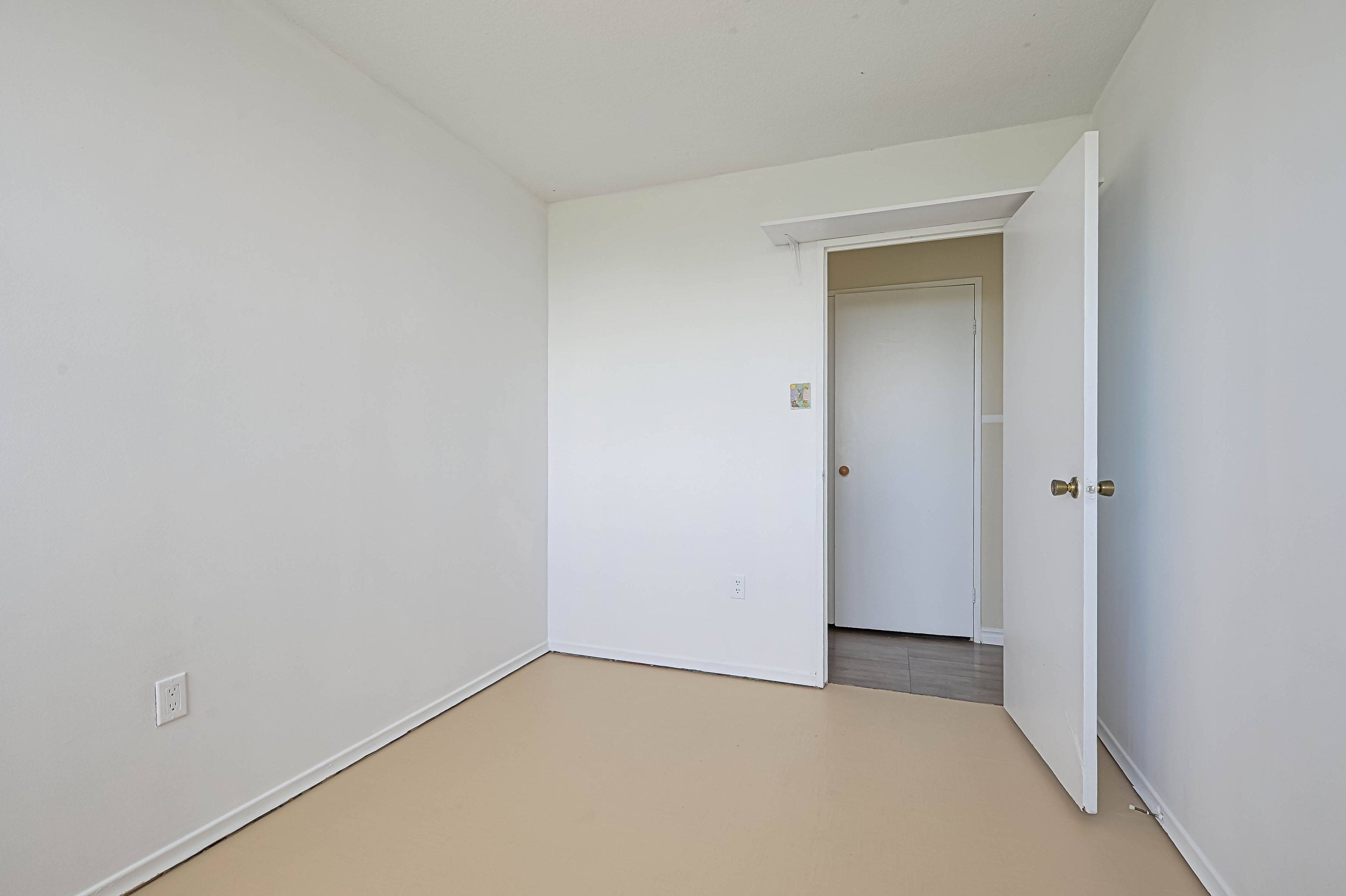 Mississauga, ON L5A 3T2,530 Lolita GDNS #501