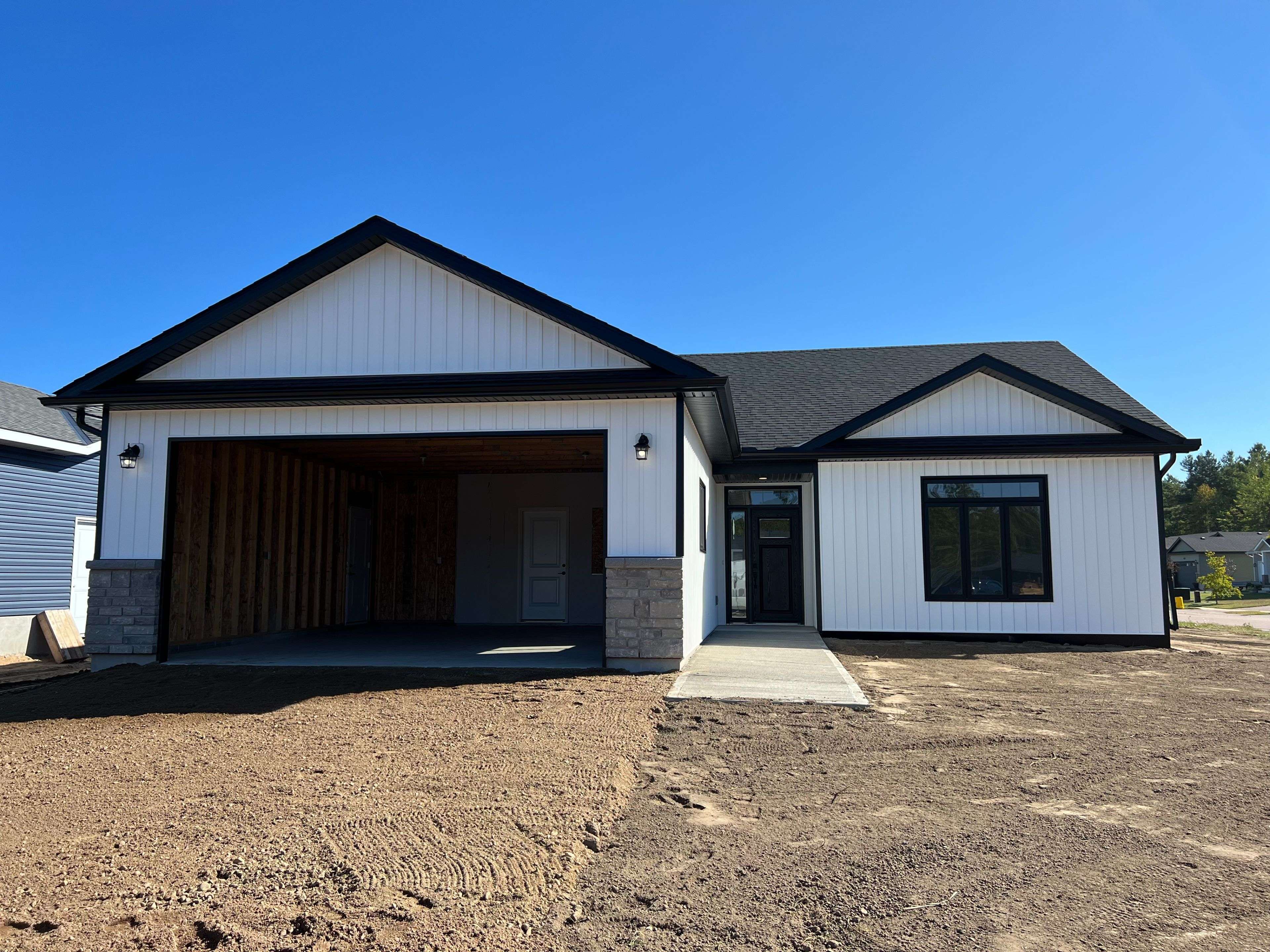 Petawawa, ON K8H 0H3,4 Durant ST