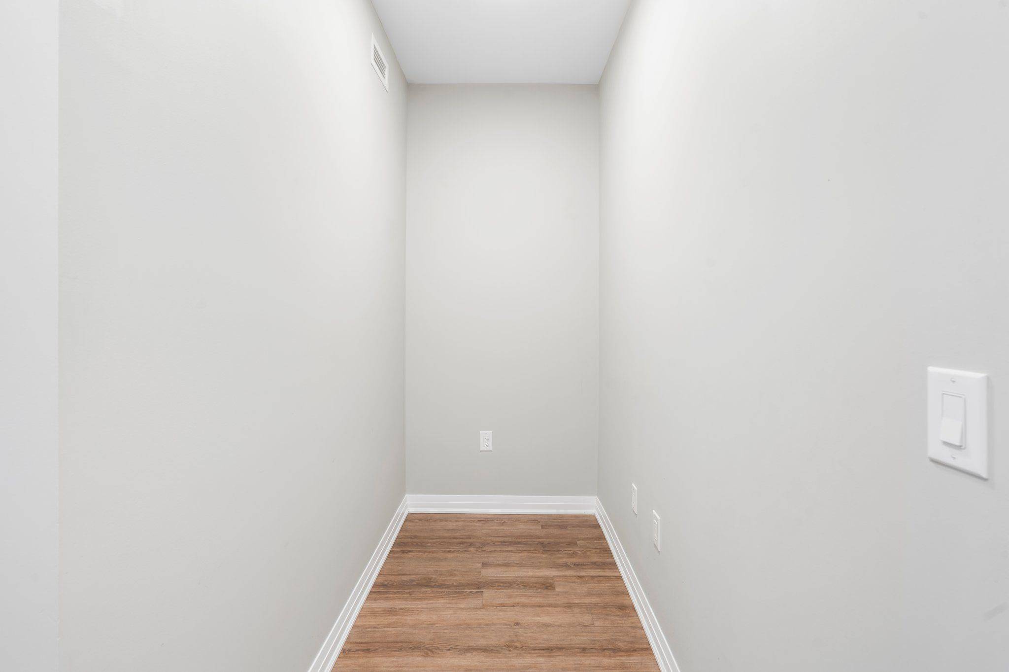 Clarington, ON L1B 0W2,65 Shipway AVE #315