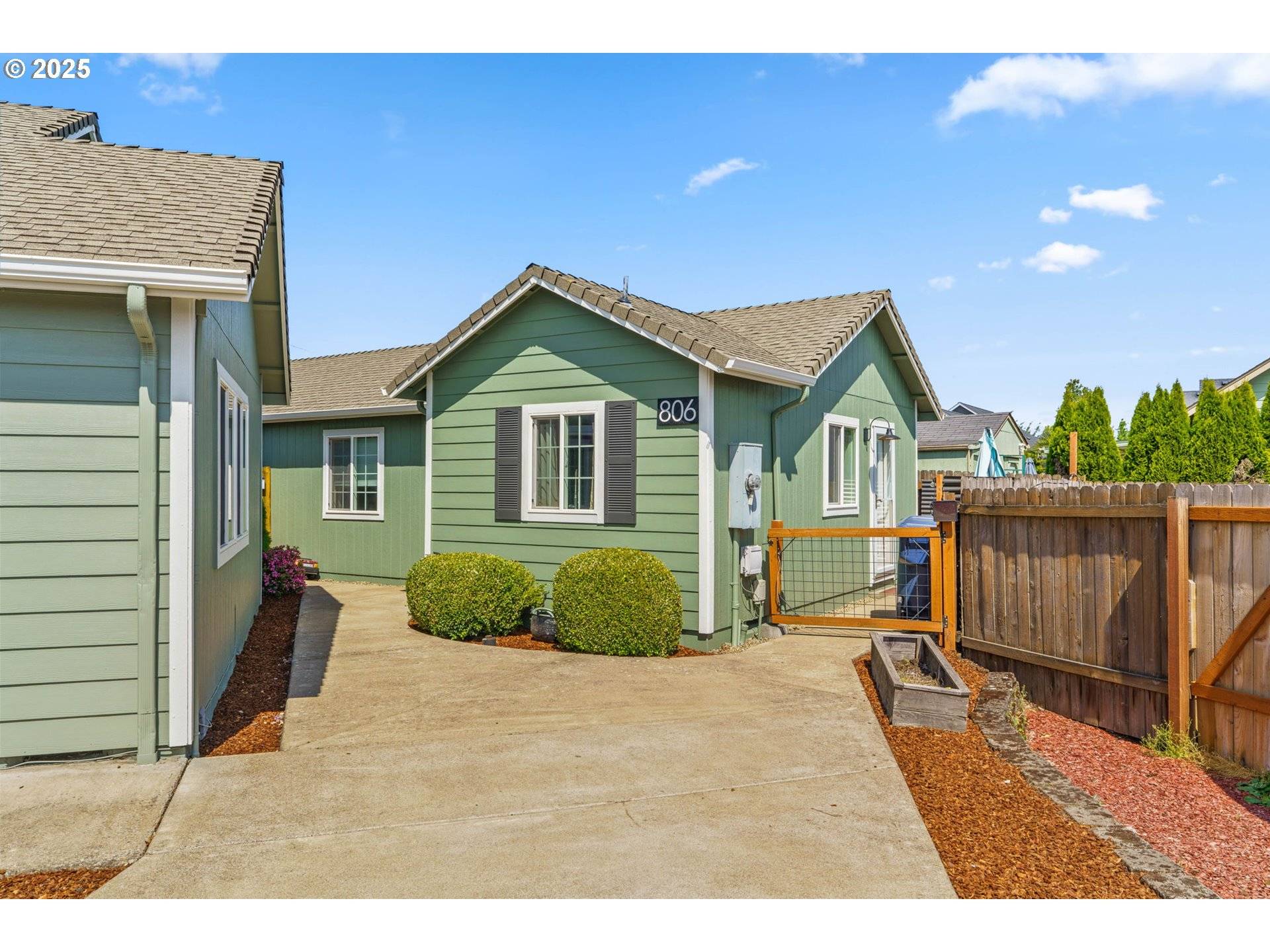 Springfield, OR 97477,804 T ST