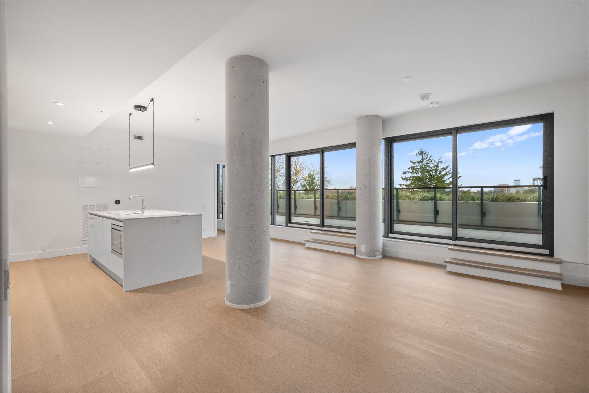 Toronto C10, ON M4G 3A7,1414 Bayview AVE #606