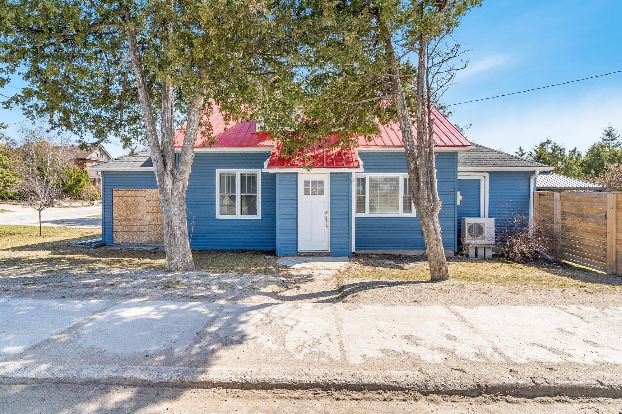Collingwood, ON L9Y 1C6,80 Huron ST