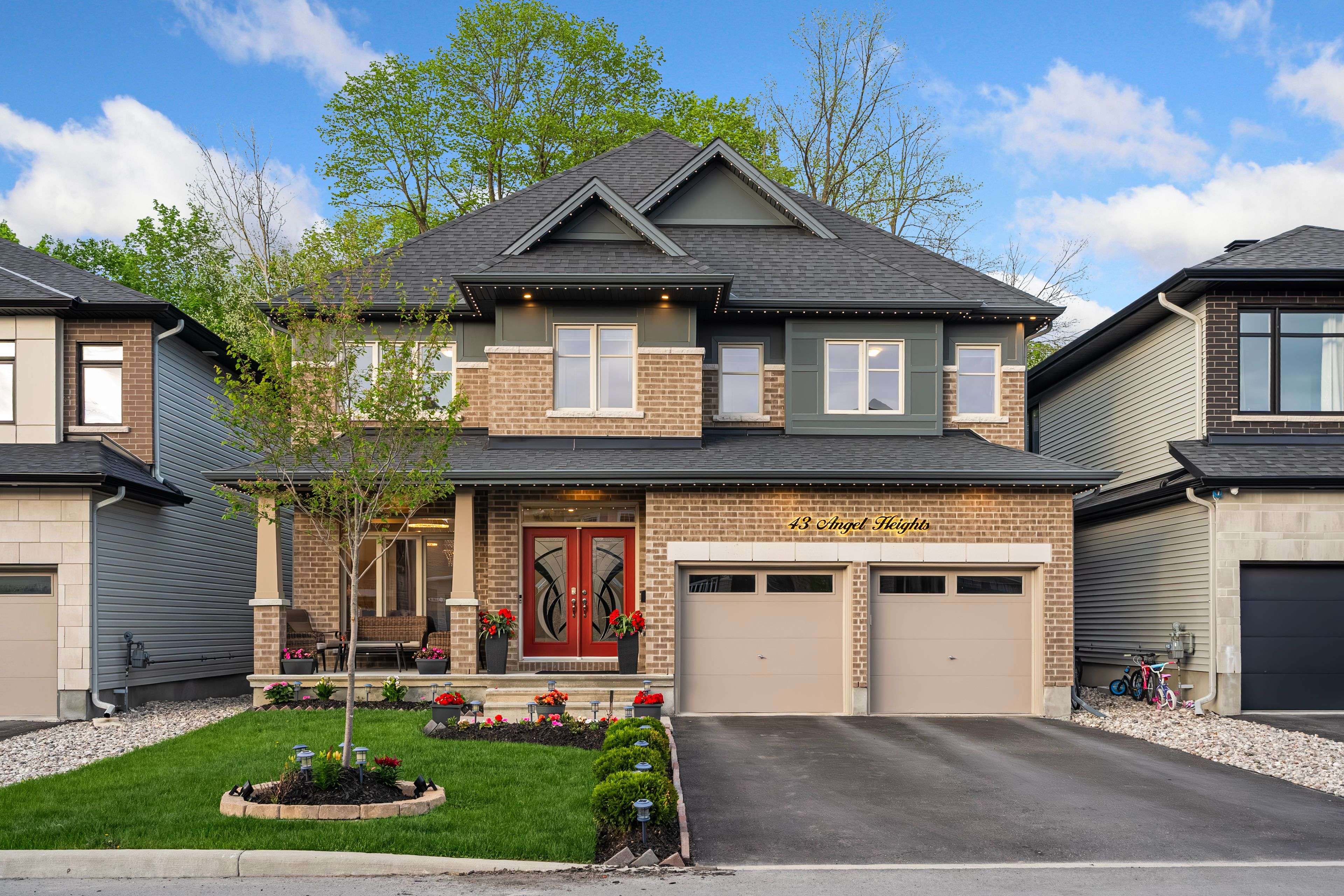 Stittsville - Munster - Richmond, ON K2S 2N2,43 Angel HTS