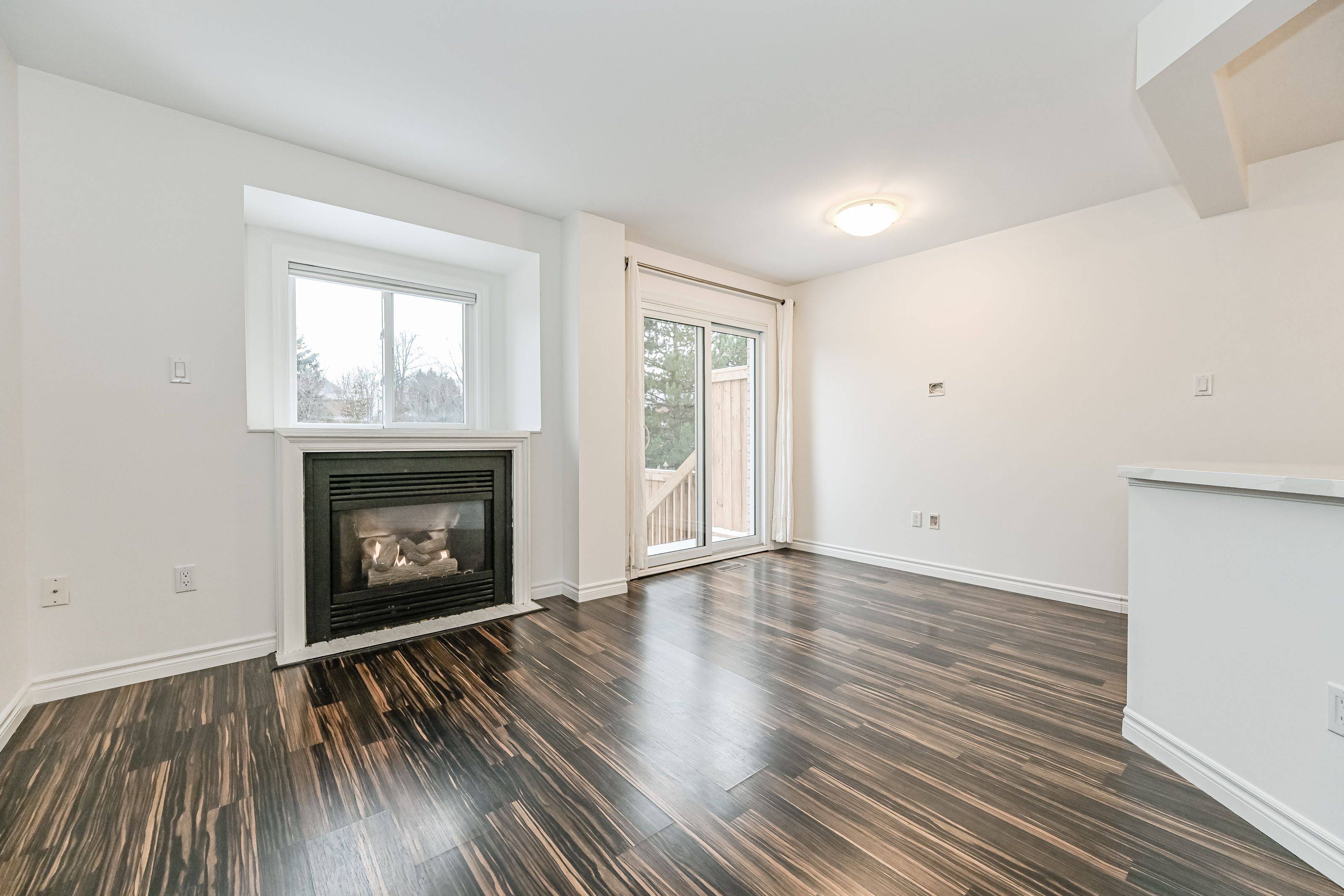Hamilton, ON L8B 1B4,75 Ryan's WAY #12