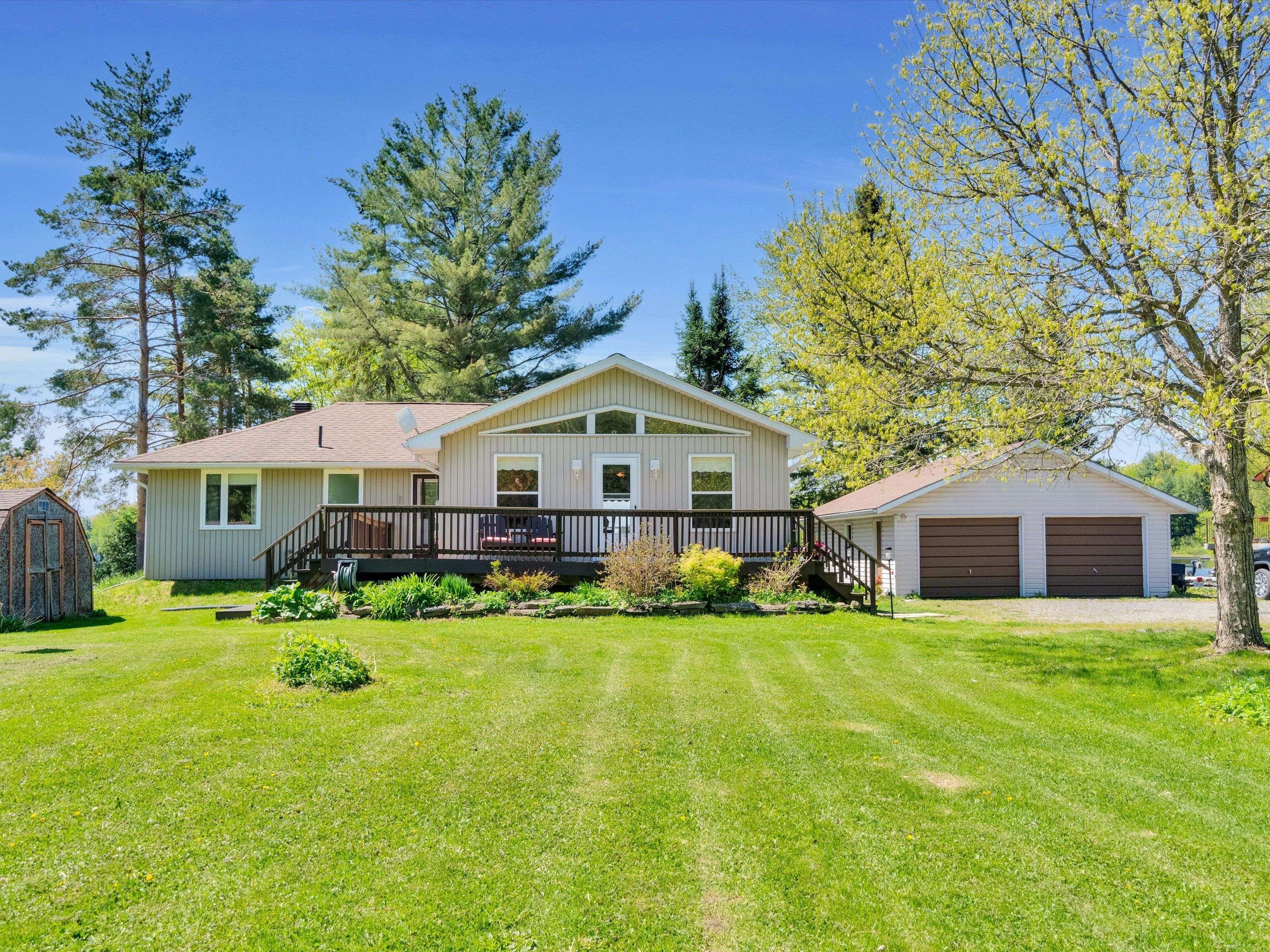 Muskoka Lakes, ON P0B 1M0,1020 Cove RD