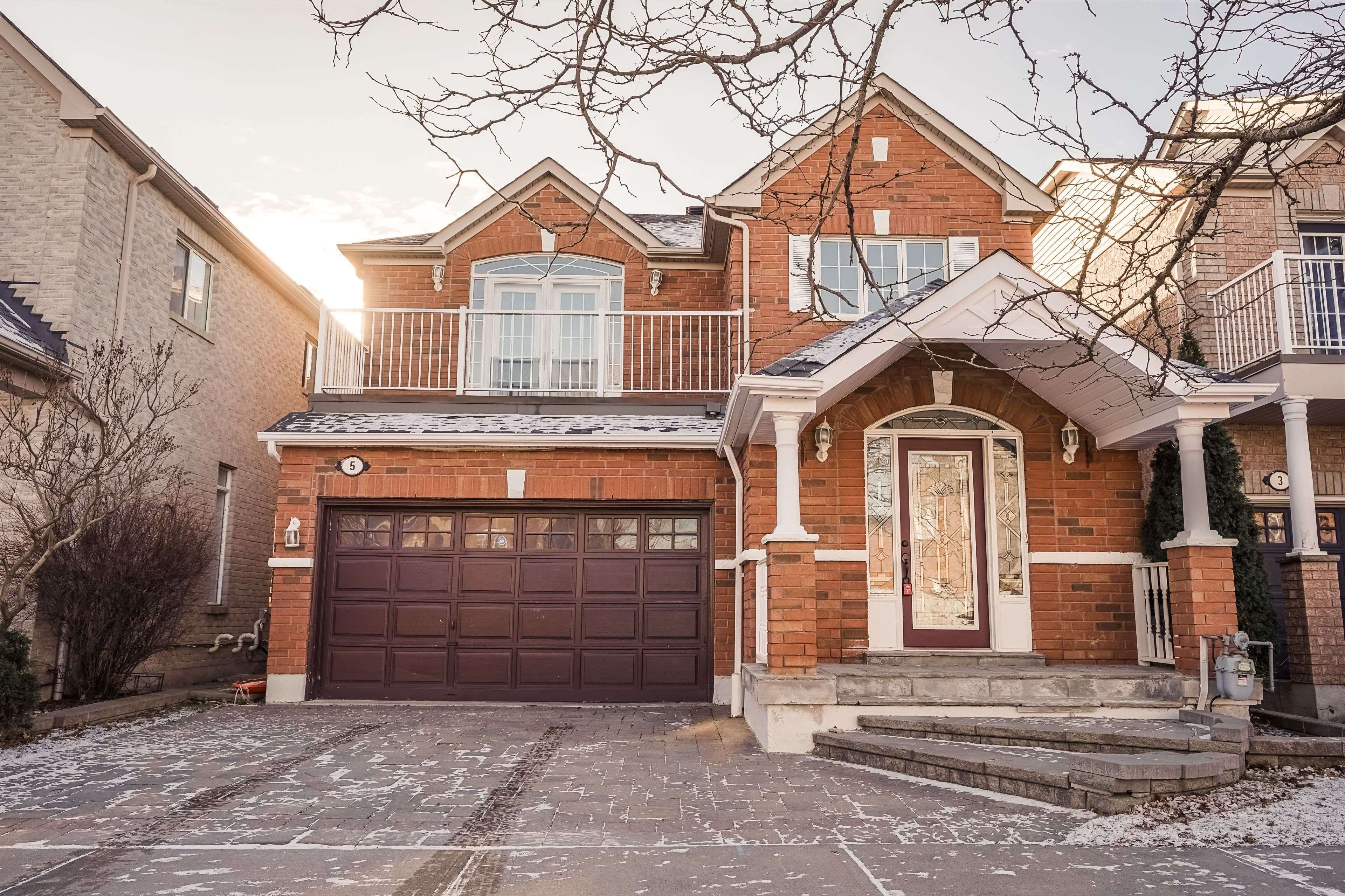Ajax, ON L1T 4E8,5 Dent ST