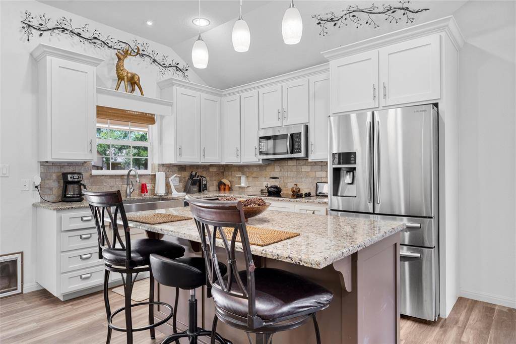 Lacy Lakeview, TX 76705,200 Hawk Ridge