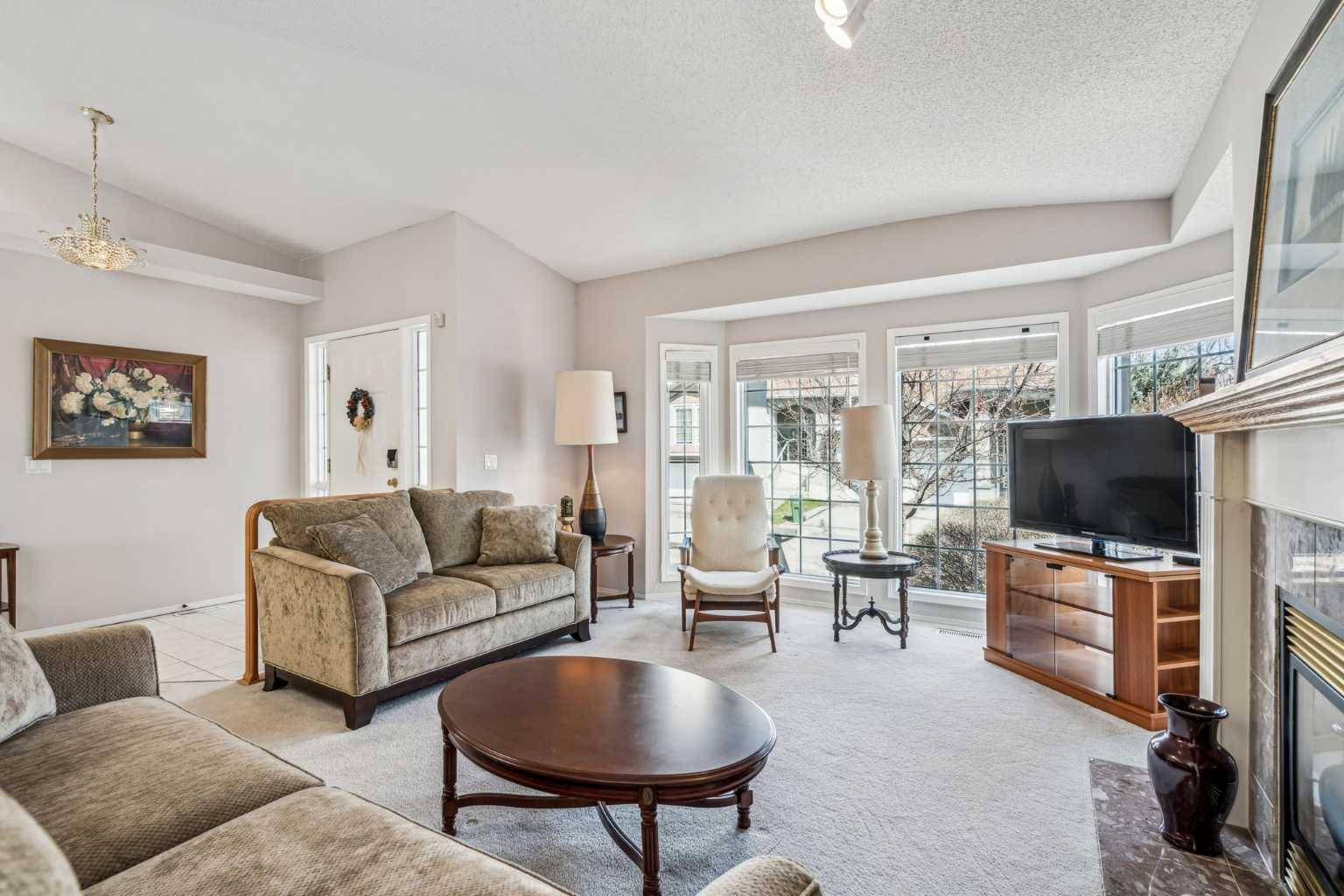 Calgary, AB T3H 3B5,76 Christie GDNS SW
