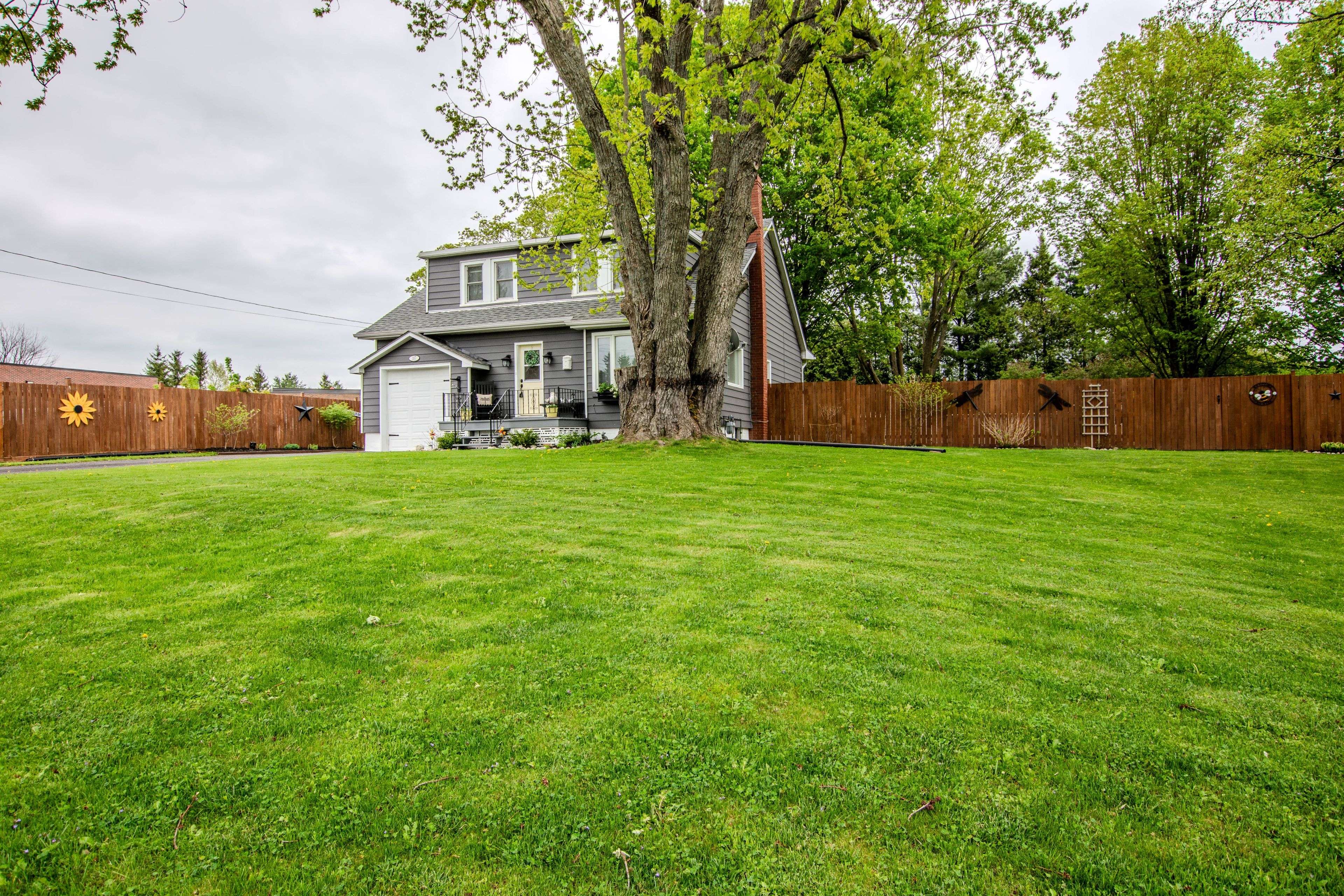 Tiny, ON L9M 0H1,357 Lafontaine RD W