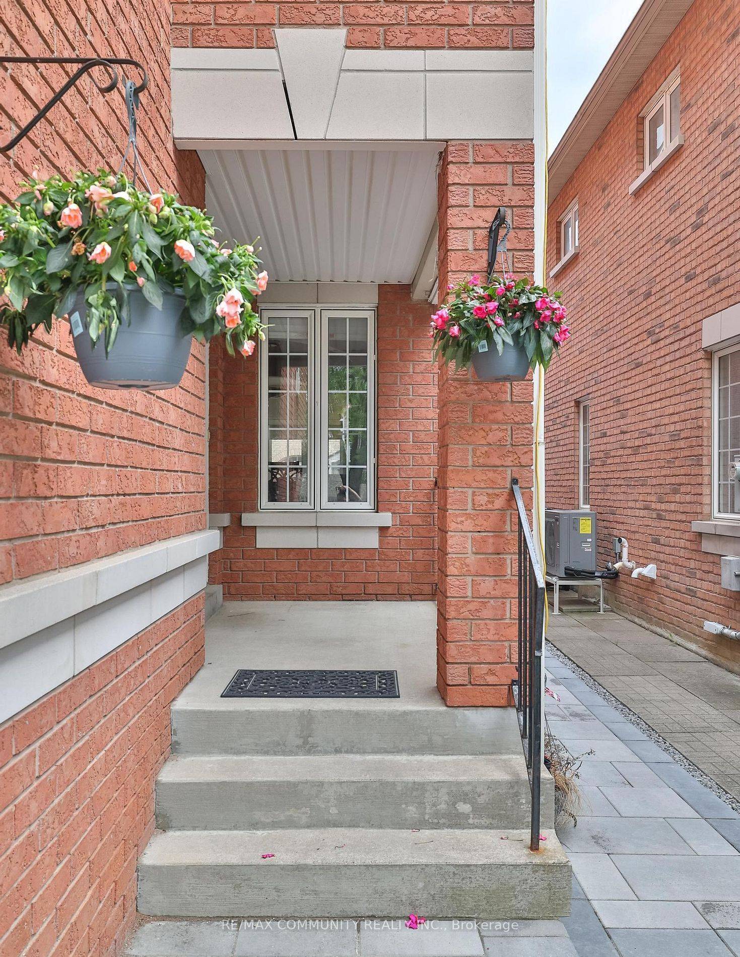 Richmond Hill, ON L4S 1S8,43 Futura AVE