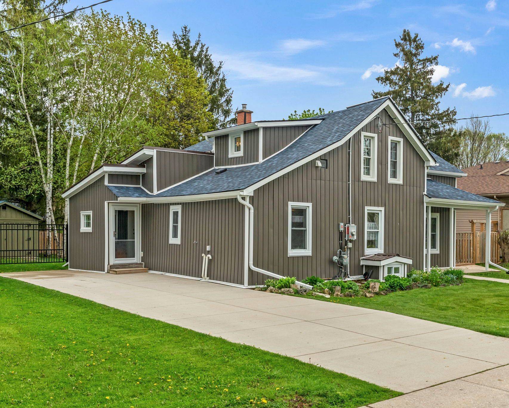 Owen Sound, ON N4K 5G8,1071 6th AVE W