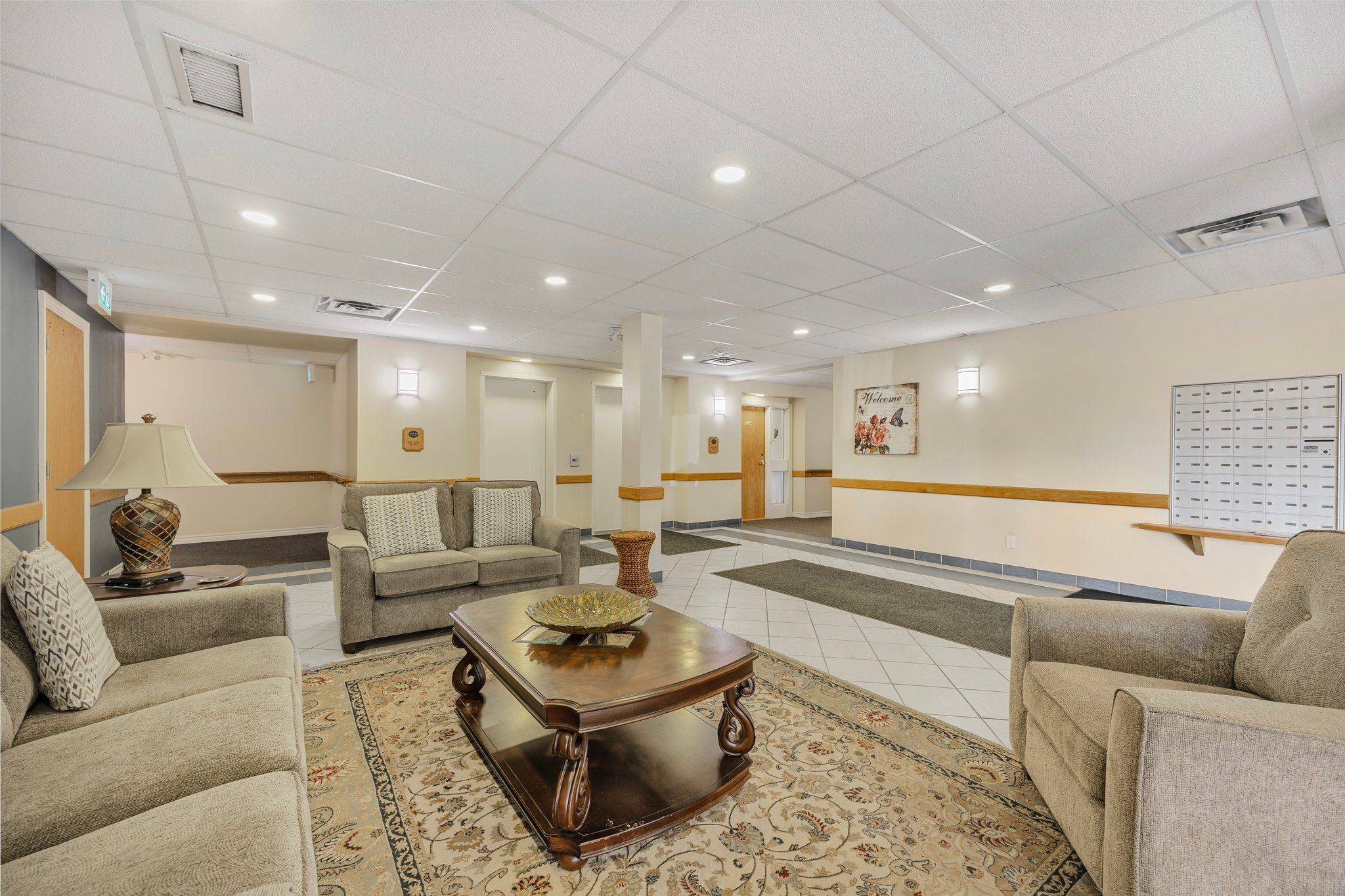 Barrie, ON L4N 0M3,90 Dean AVE #412