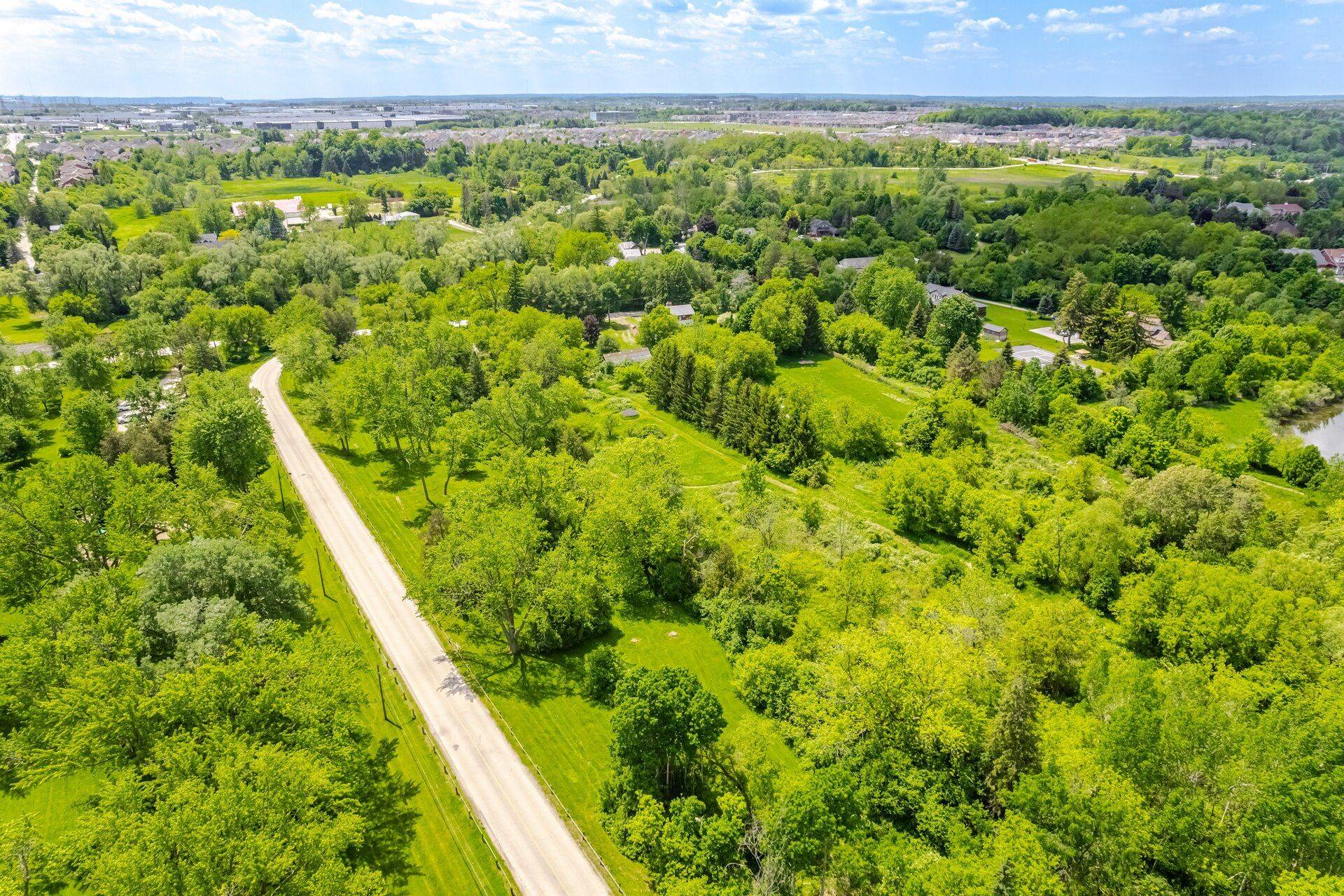 Brampton, ON L6Y 0A6,174 Victoria ST
