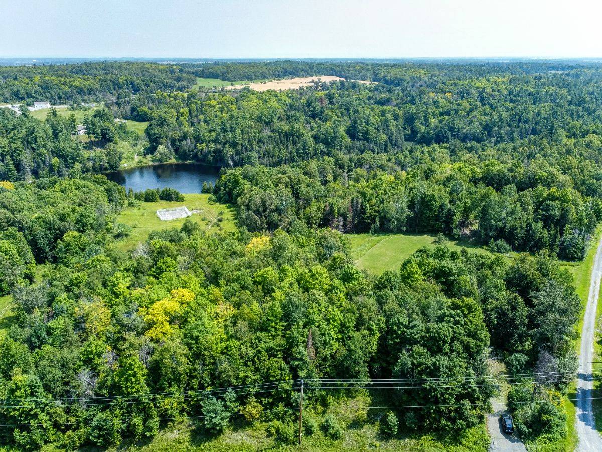 Mcnab/braeside, ON K0A 3L0,468 Stewartville RD
