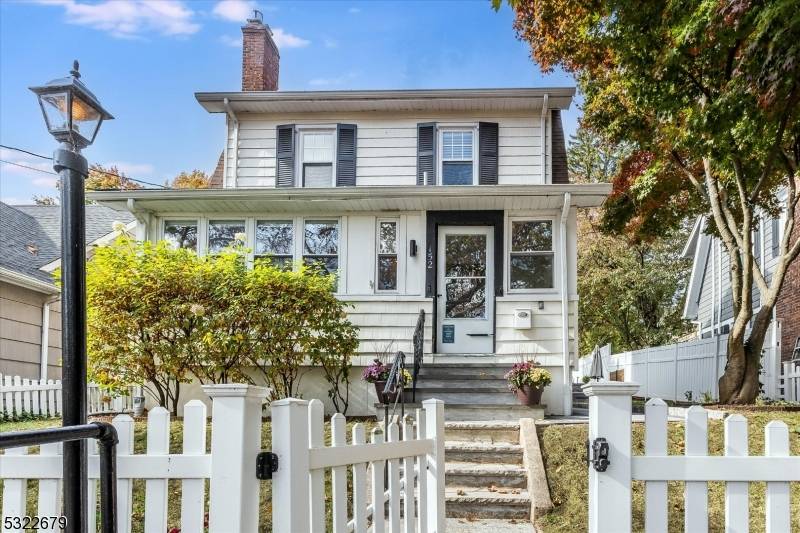 Glen Ridge Boro Twp., NJ 07028,152 Essex Ave