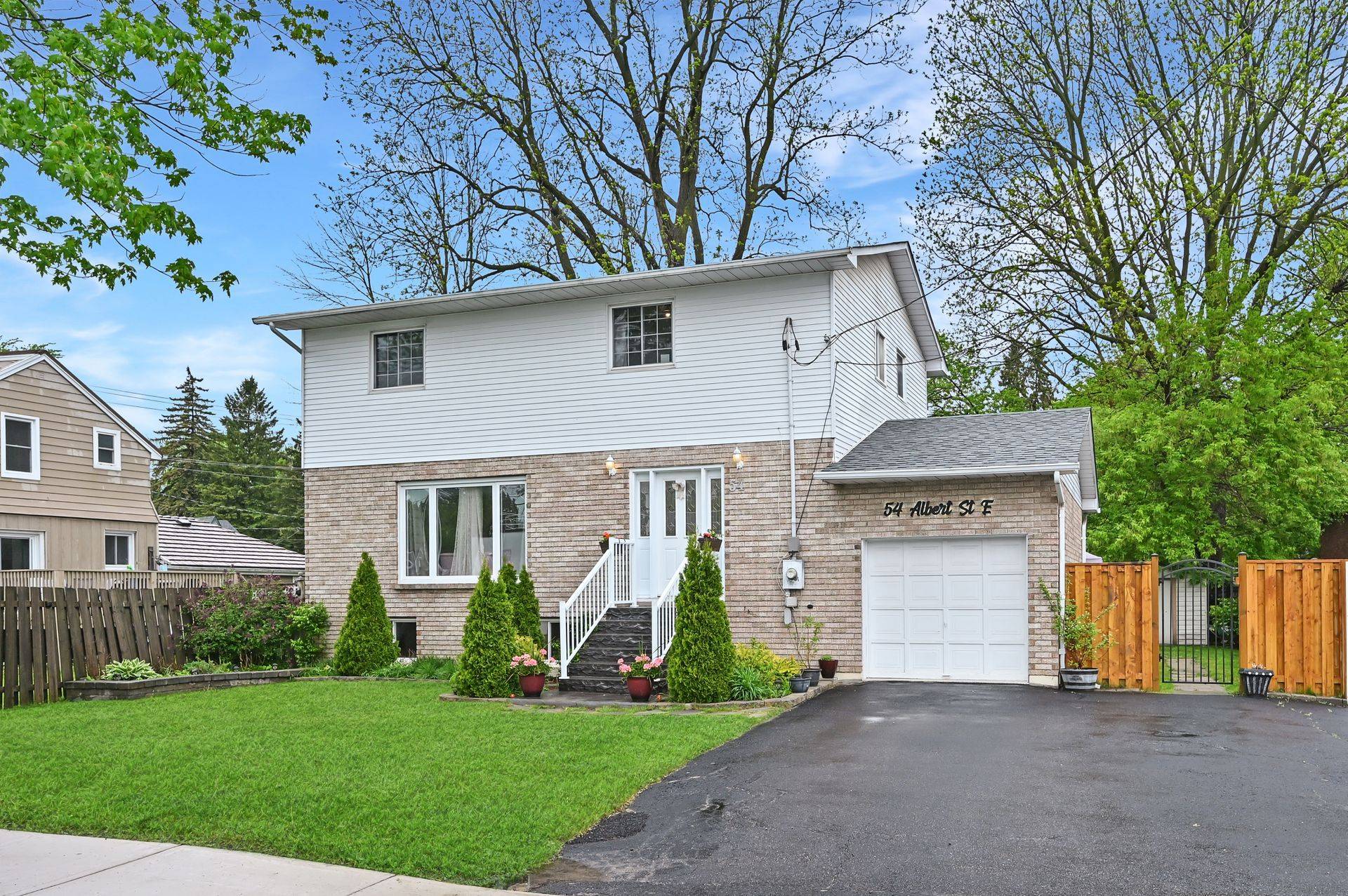 New Tecumseth, ON L9R 1J4,54 Albert ST E