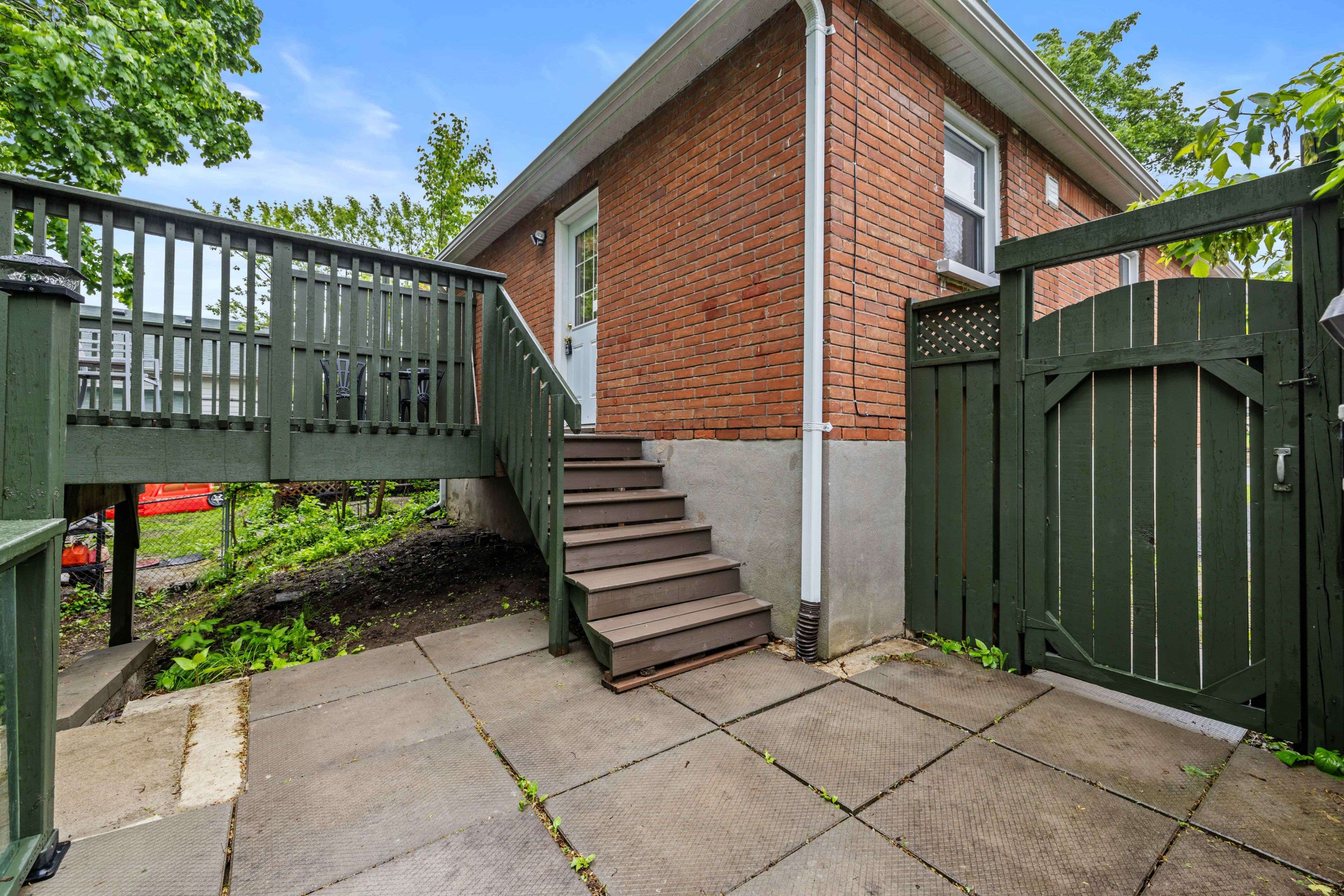 Peterborough Central, ON K9H 4H2,583 Reid ST