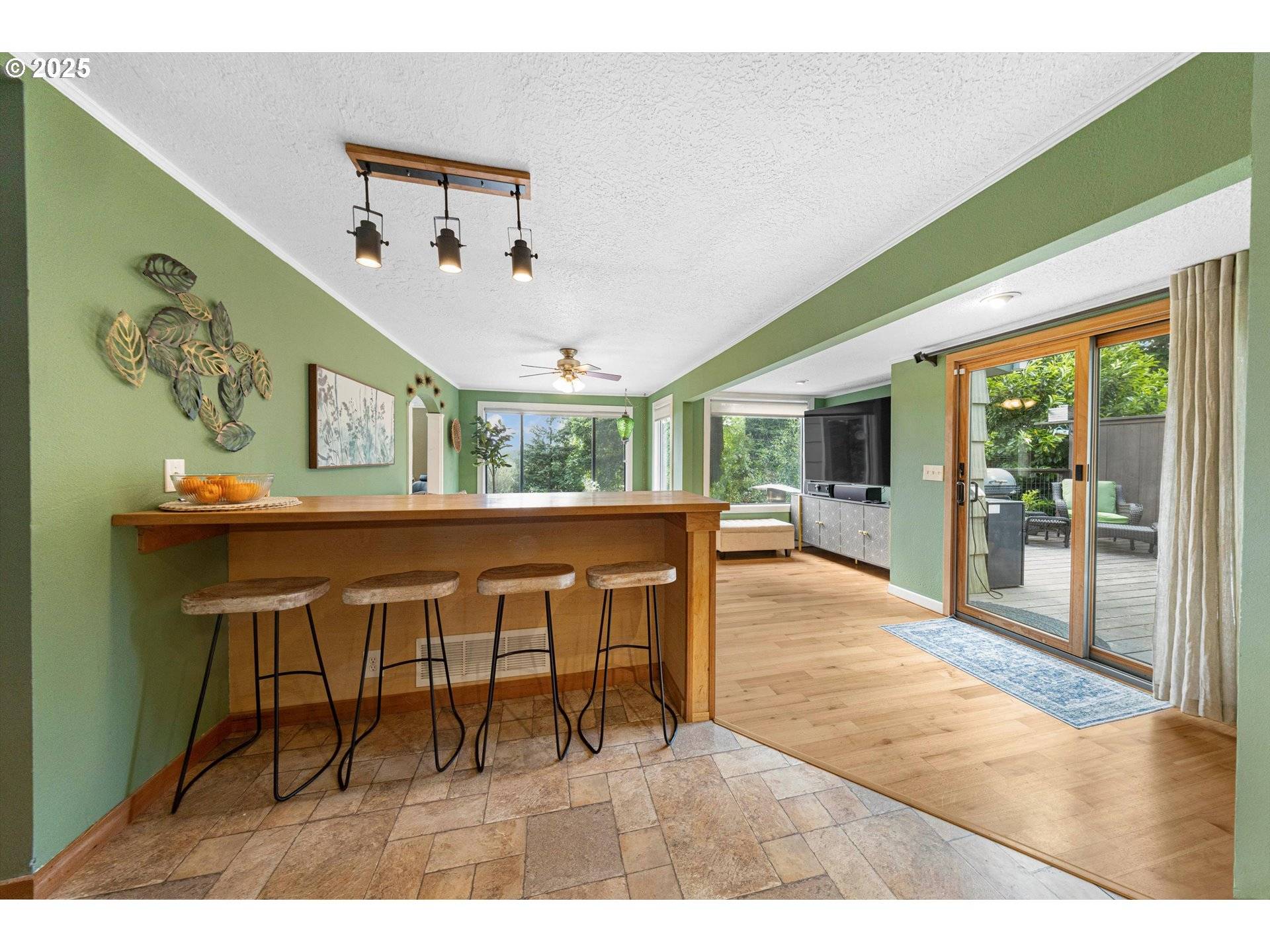 Portland, OR 97219,9333 SW 4TH AVE