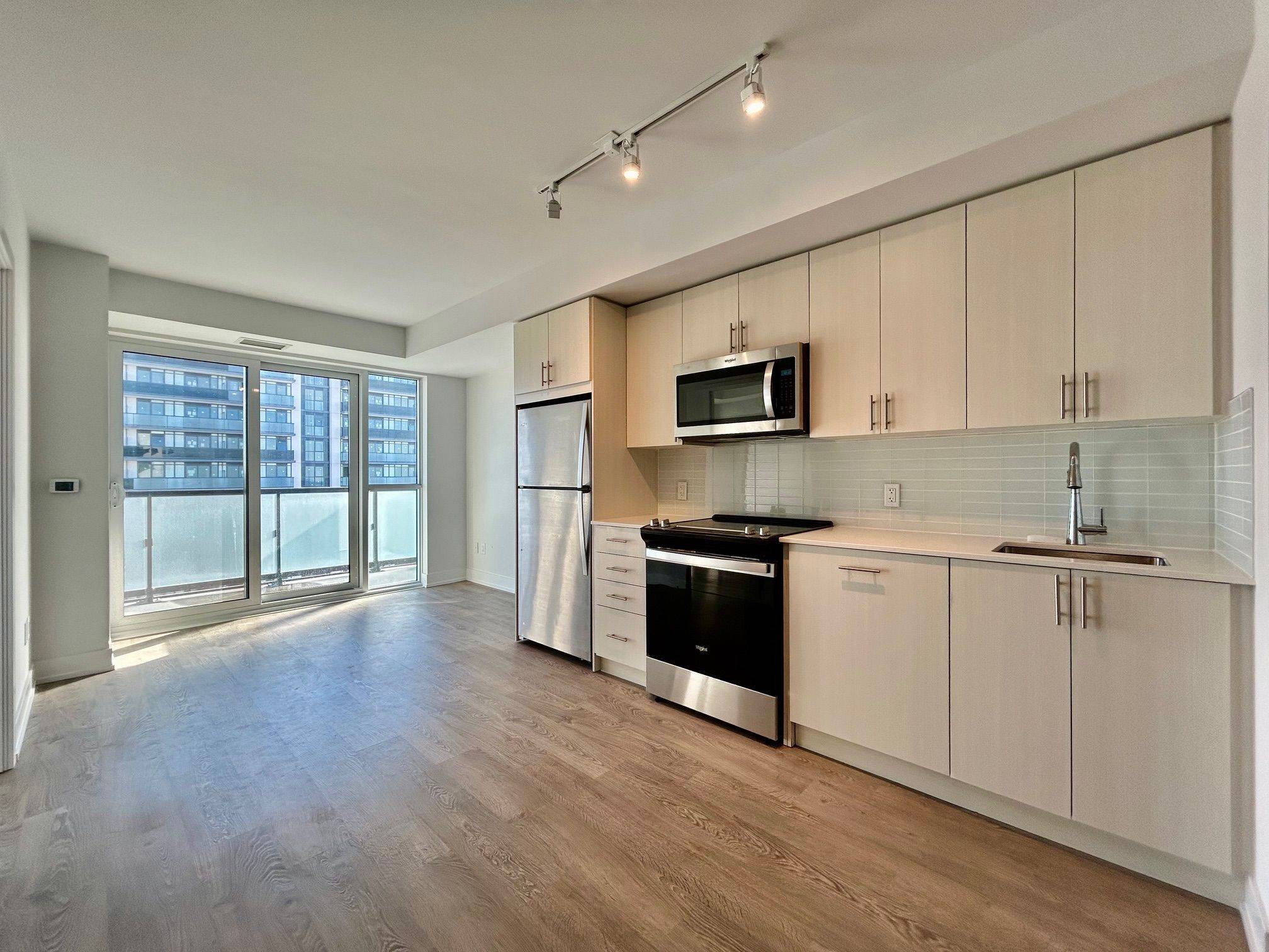 Oshawa, ON L1L 0R5,2550 Simcoe ST N #2415
