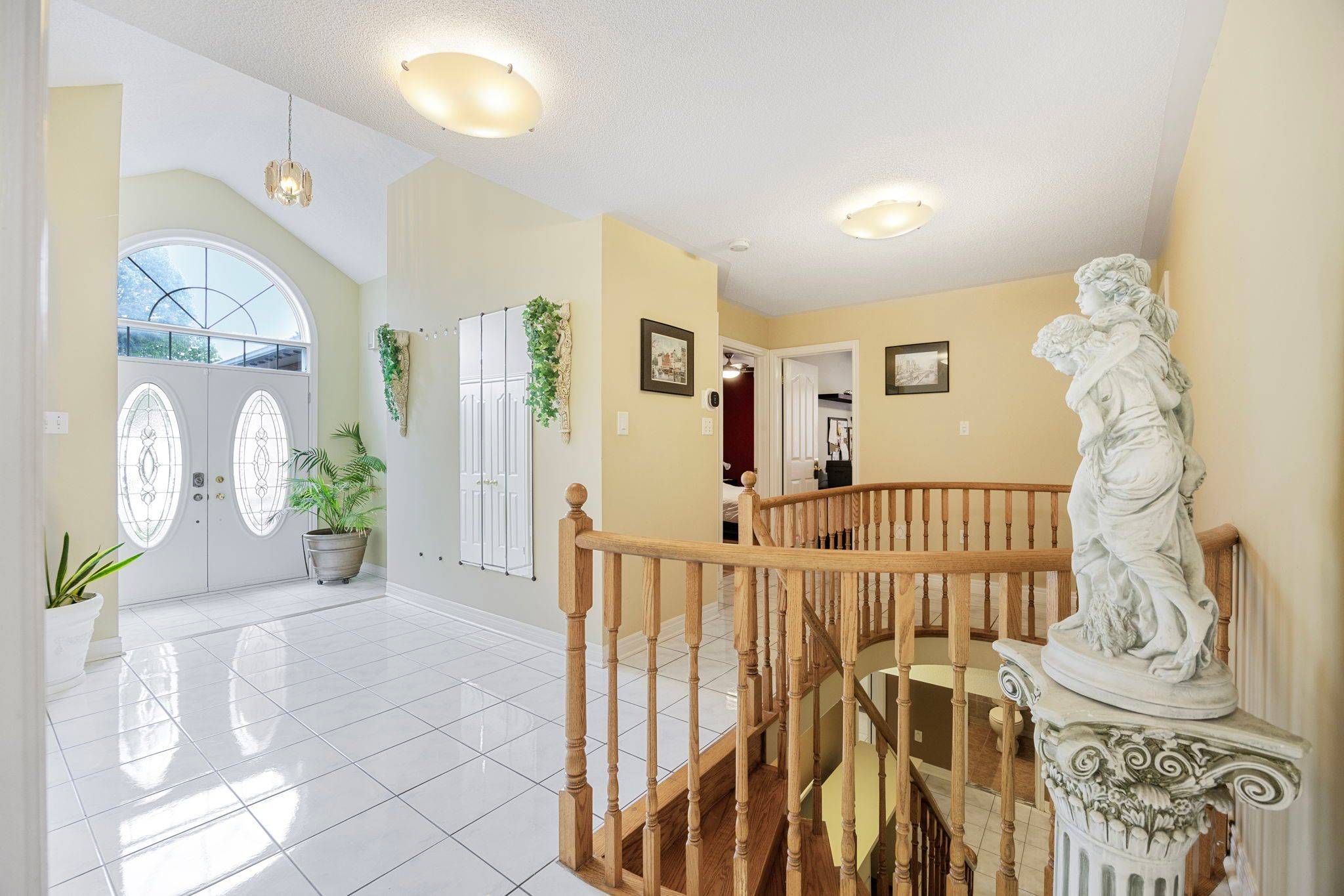 Bradford West Gwillimbury, ON L3Z 3B6,49 Prince DR