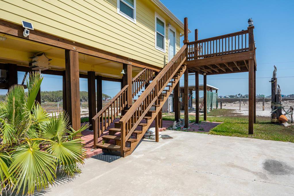 Rockport, TX 78382,326 E 10th St