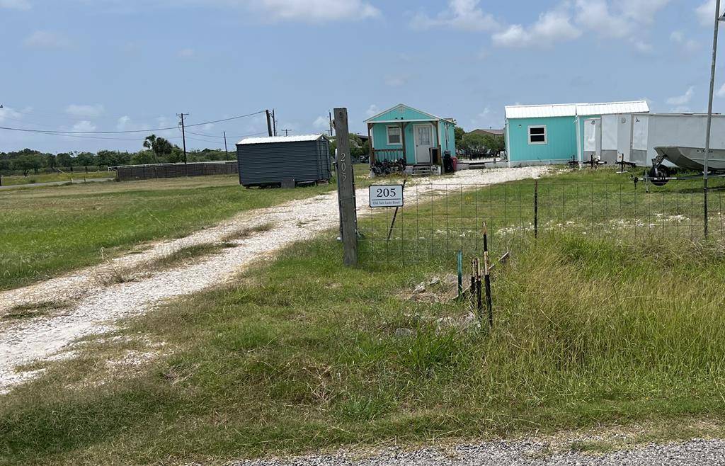 Rockport, TX 78382,205 OLD SALT LAKE RD