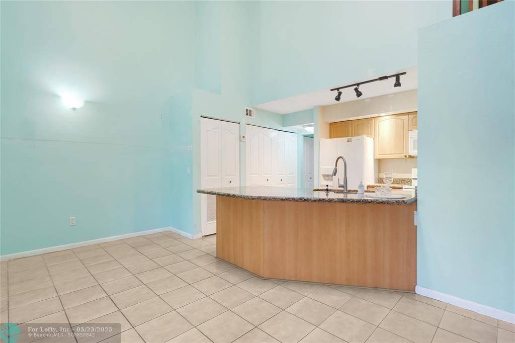 Dania Beach, FL 33004,426 SE 11th Ter