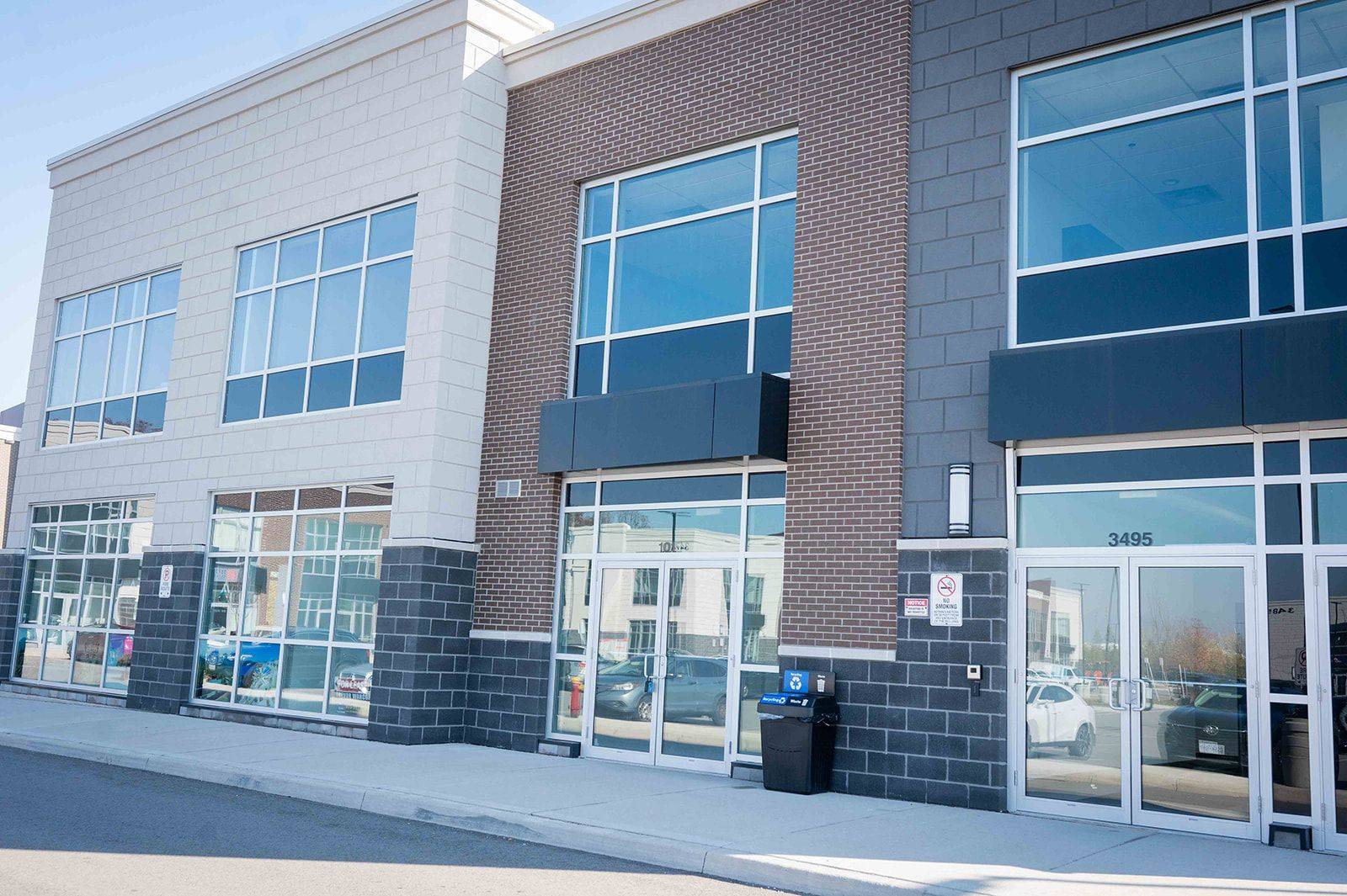 Oakville, ON L6L 6X9,3495 Rebecca ST #214