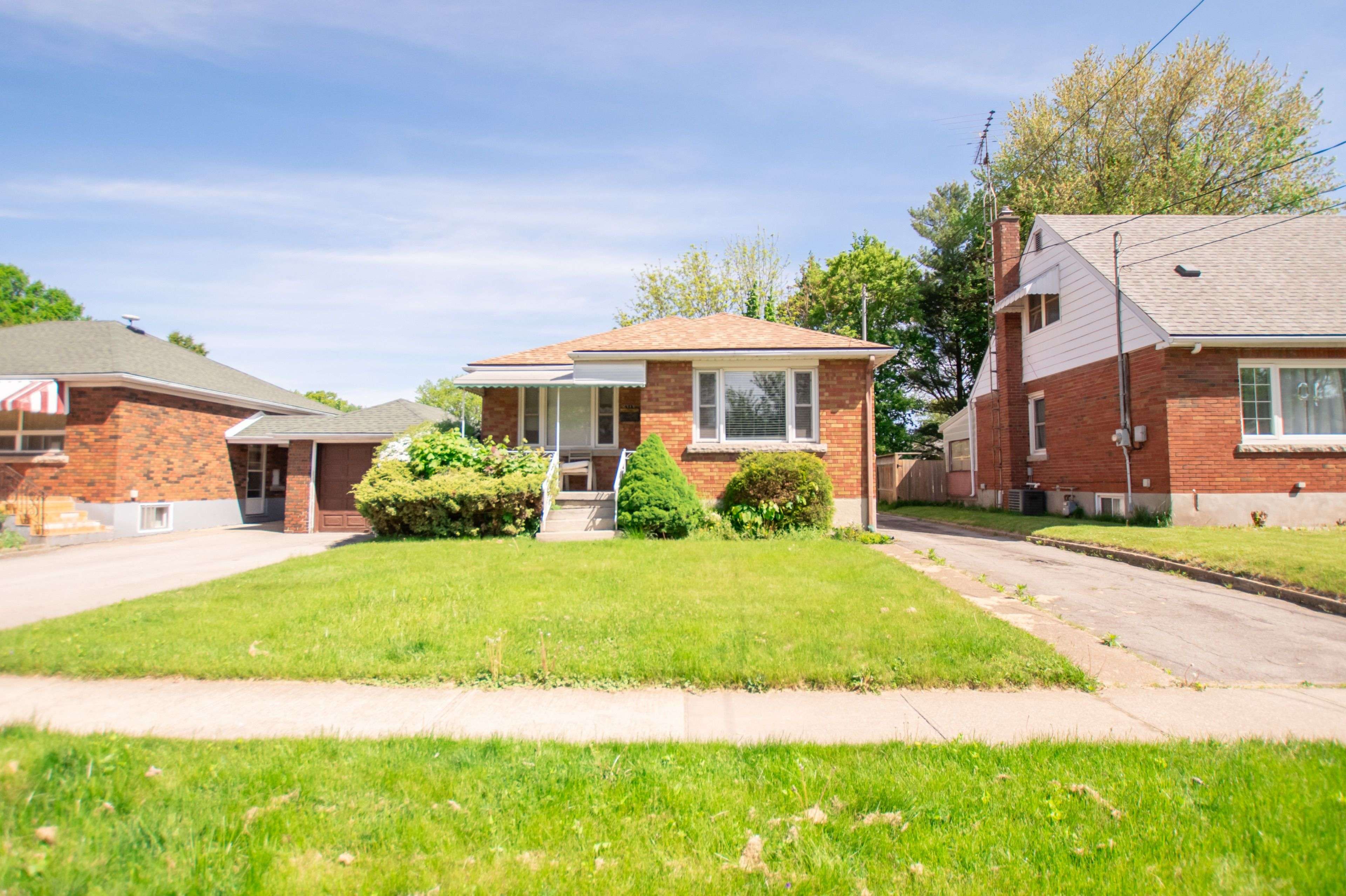 Niagara Falls, ON L2G 2L9,6313 Corwin CRES