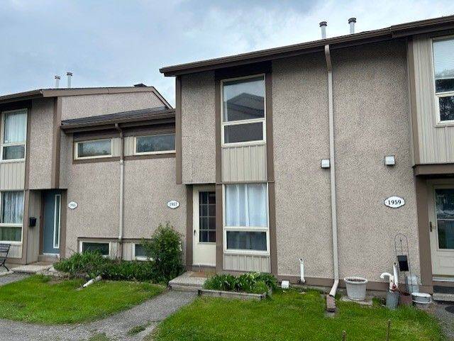 Cyrville - Carson Grove - Pineview, ON K1B 4N7,1957 Stonehenge CRES E #73