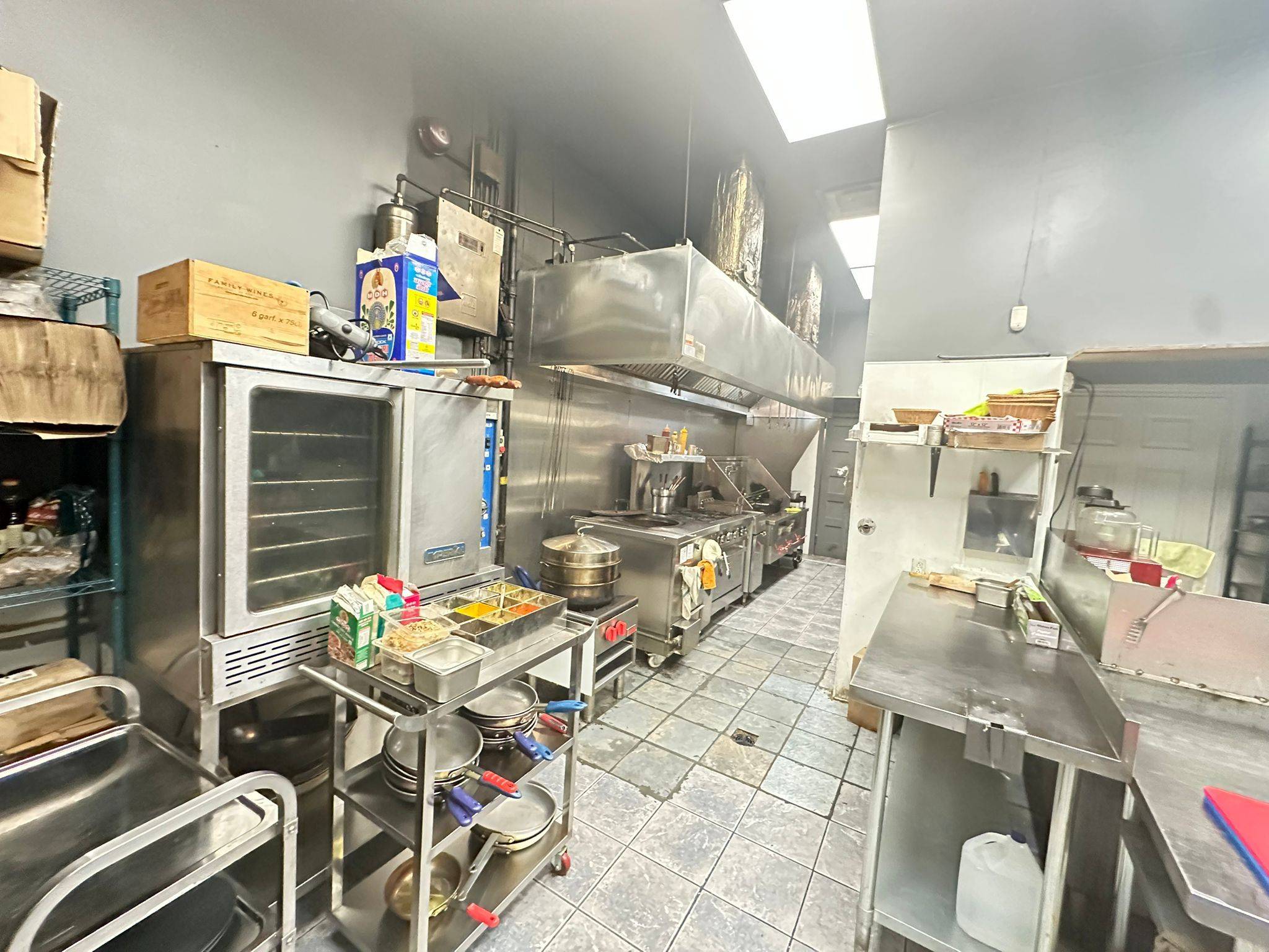 Mississauga, ON L5A 3M2,1077 North Service RD #11