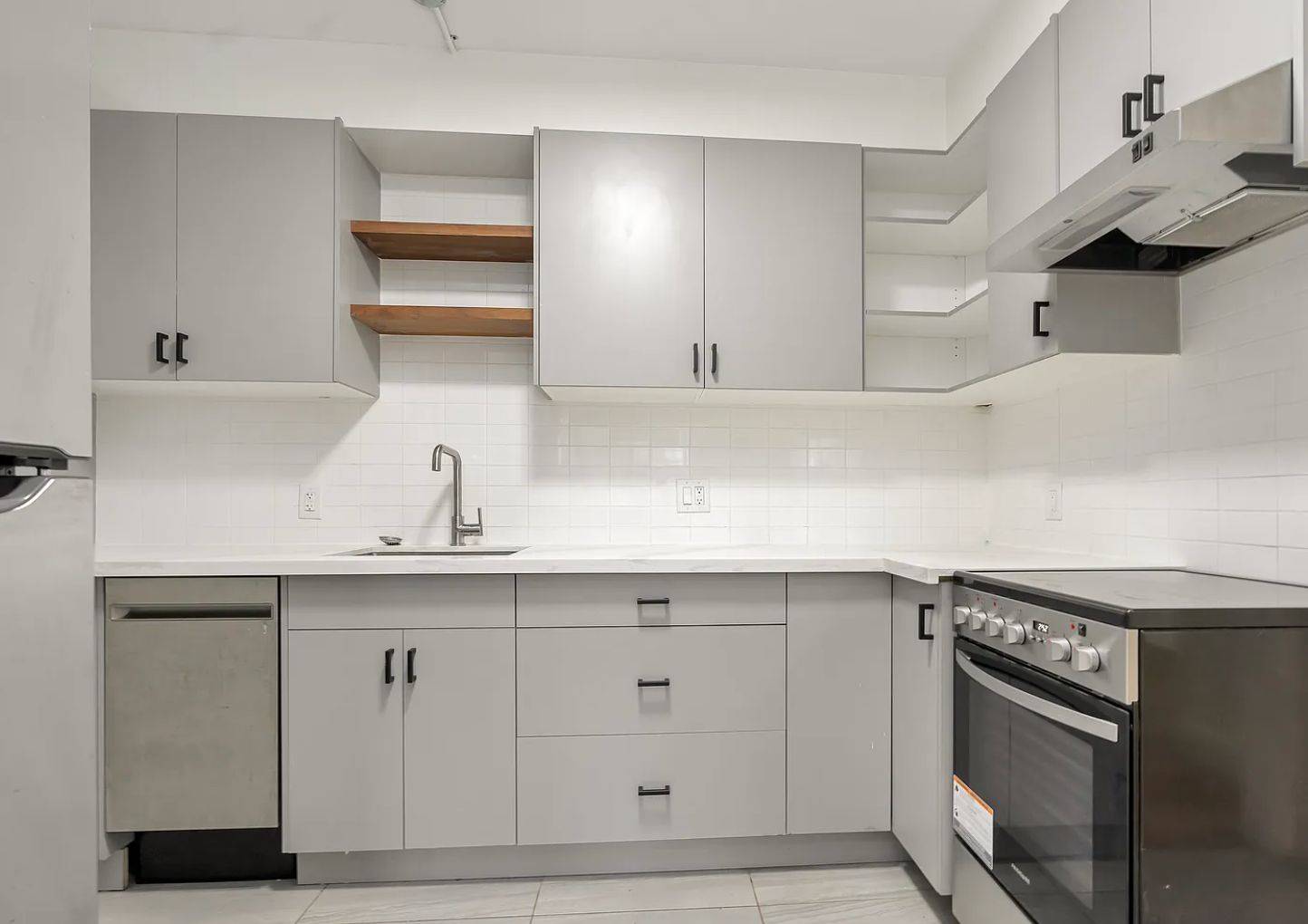 London East, ON N5Z 1S9,642 HAMILTON RD #6