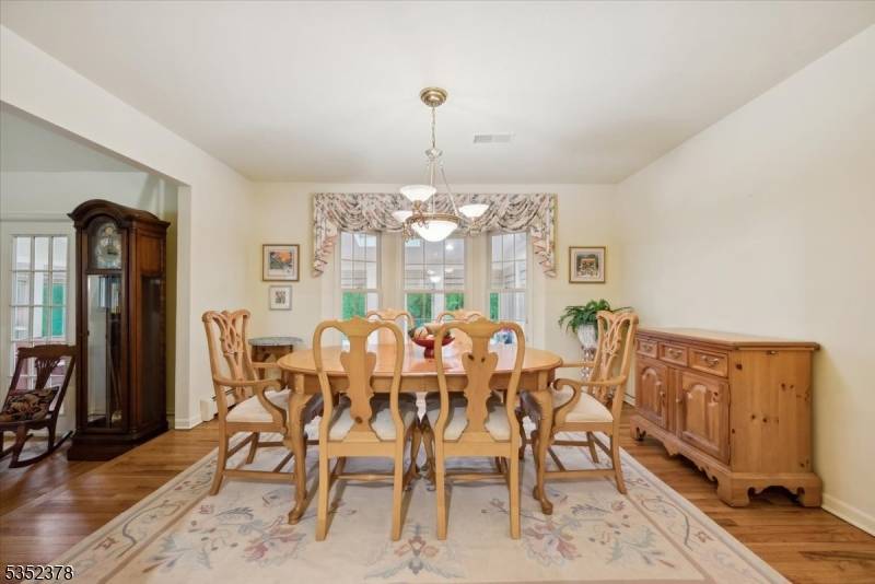 Bernards Twp., NJ 07920,10 Bradford Ln