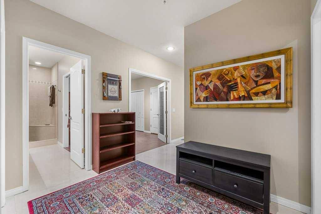 Calgary, AB T2M 0B4,103 10 AVE NW #402