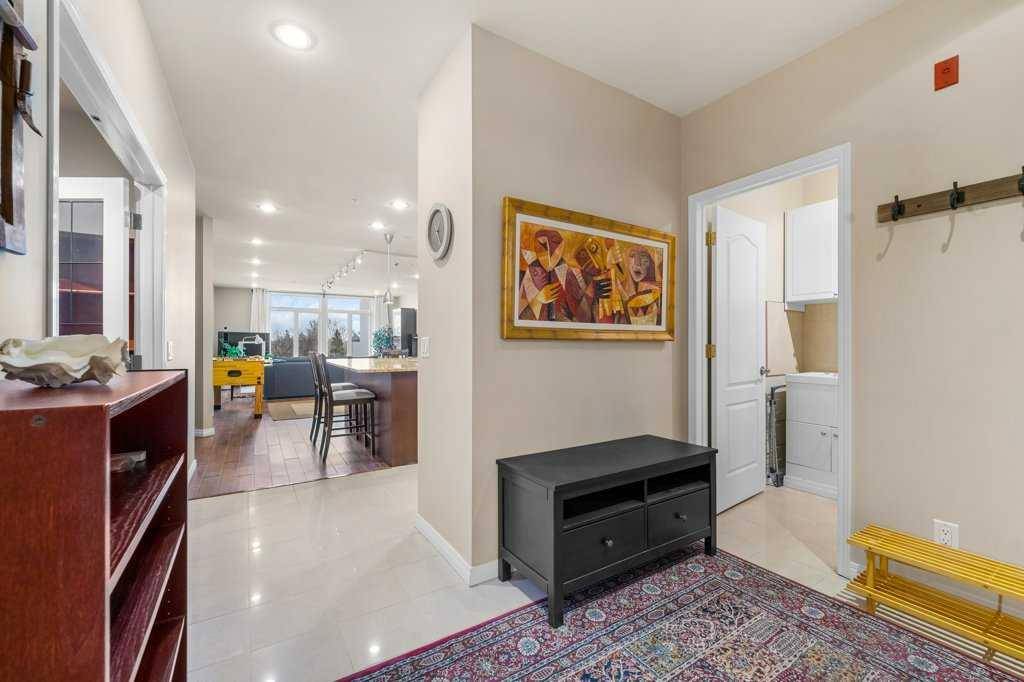 Calgary, AB T2M 0B4,103 10 AVE NW #402
