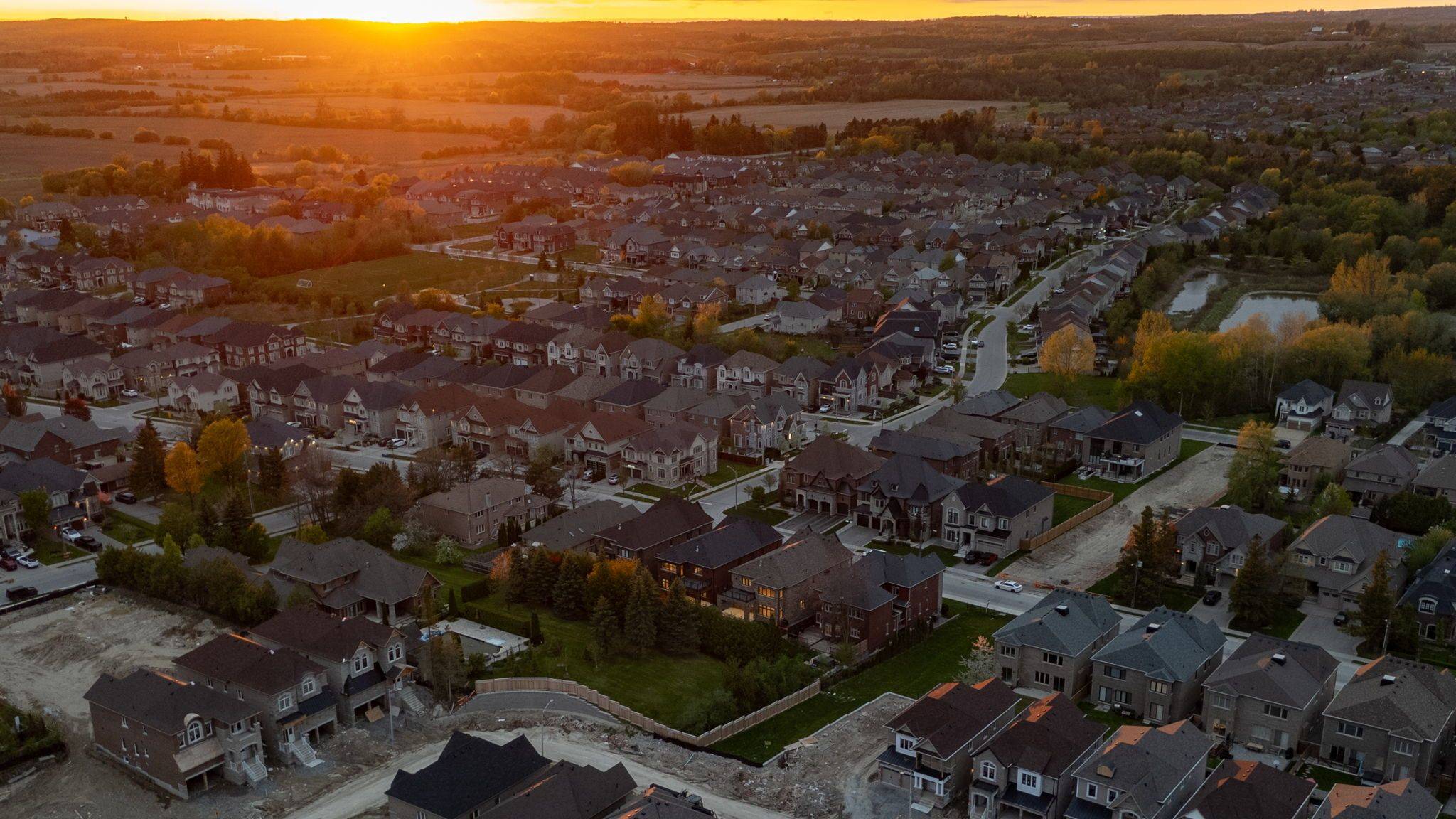 Richmond Hill, ON L4E 2Y7,53B Puccini DR