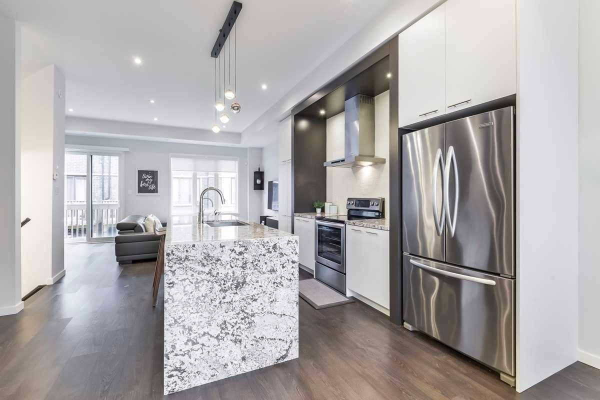 Richmond Hill, ON L4B 0E5,103 Genuine LN