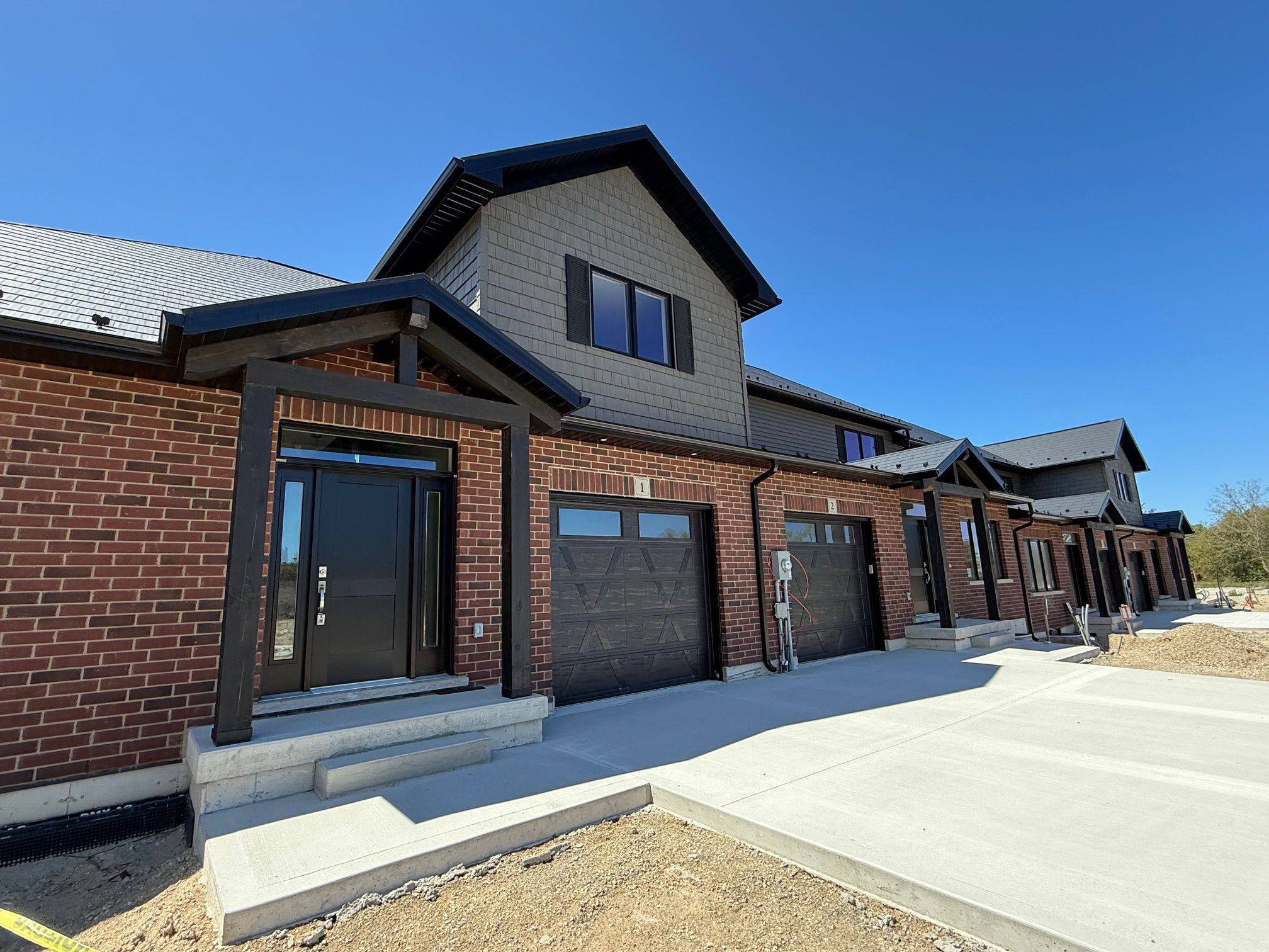 Kincardine, ON N2Z 0G1,8 GOLF LINKS RD #Unit 1