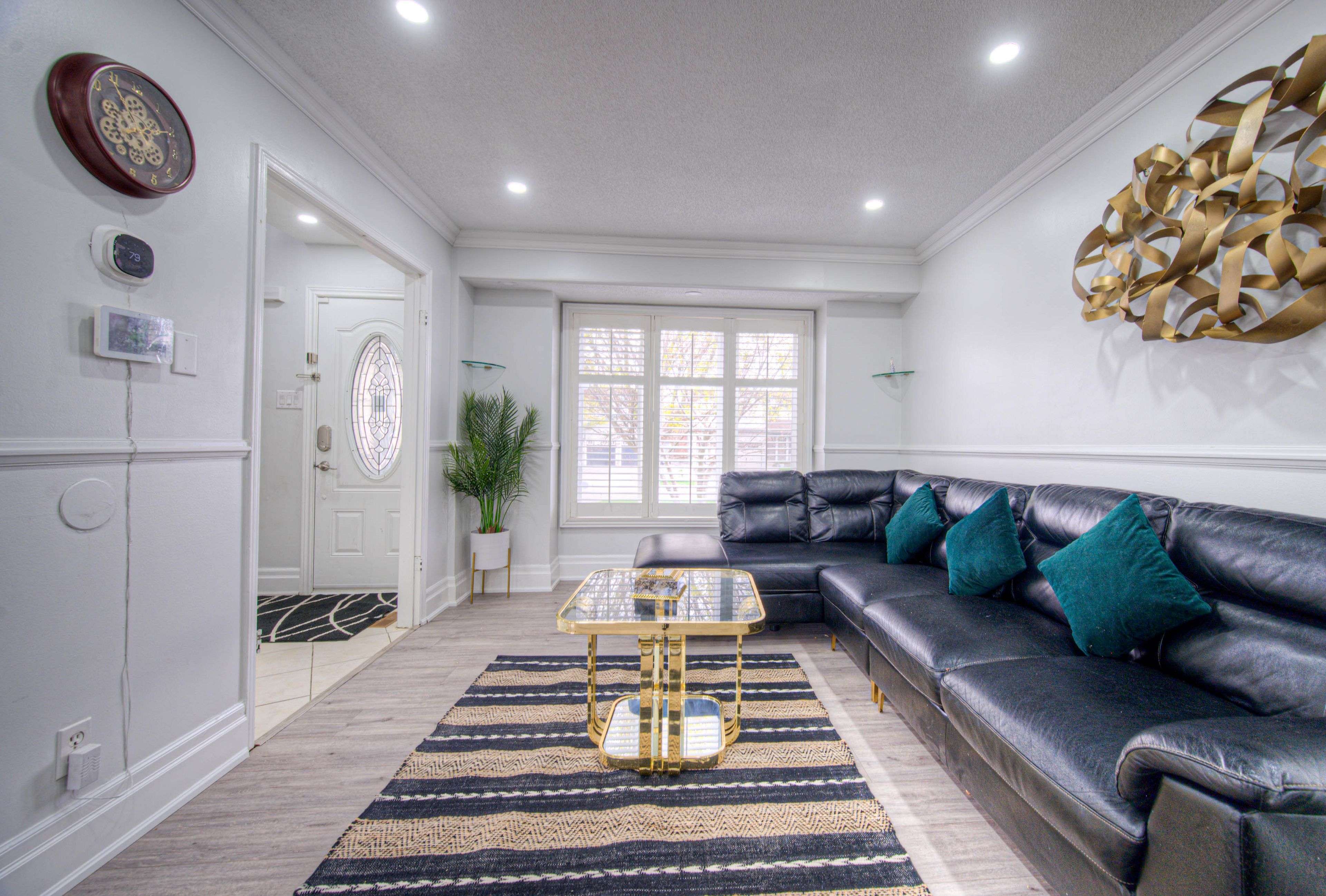 Cambridge, ON N1T 1P3,23 Glenvalley DR