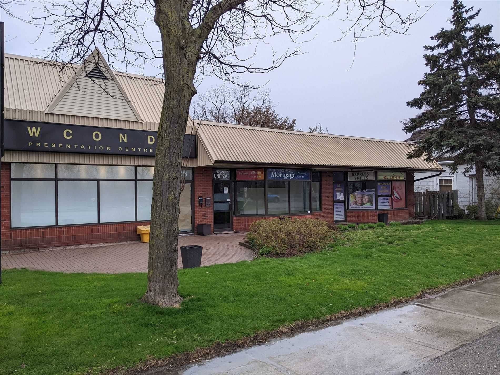 Mississauga, ON L5C 1E4,1528 Dundas ST W #1/1A