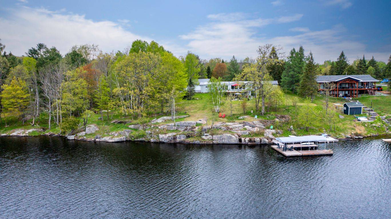Mckellar, ON P2A 0B4,28 Lakeside DR