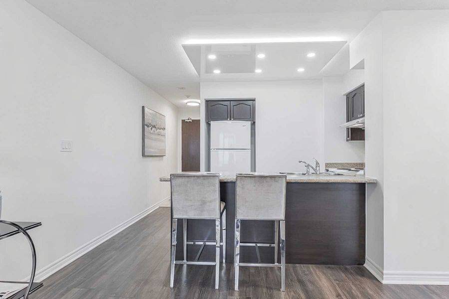 Toronto C14, ON M2N 0A9,35 Hollywood AVE #2501