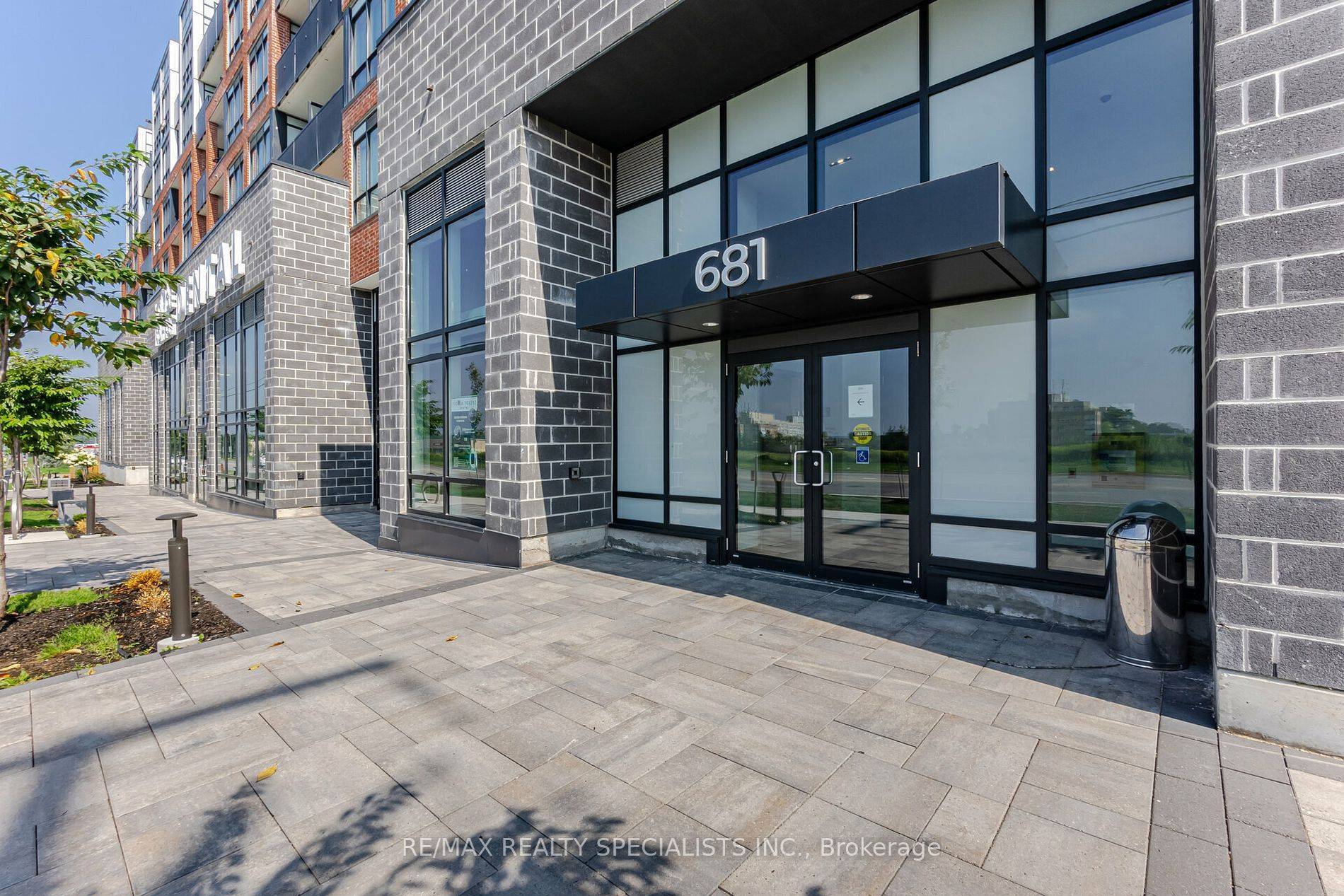 Barrie, ON L4N 4E8,681 Yonge ST #108