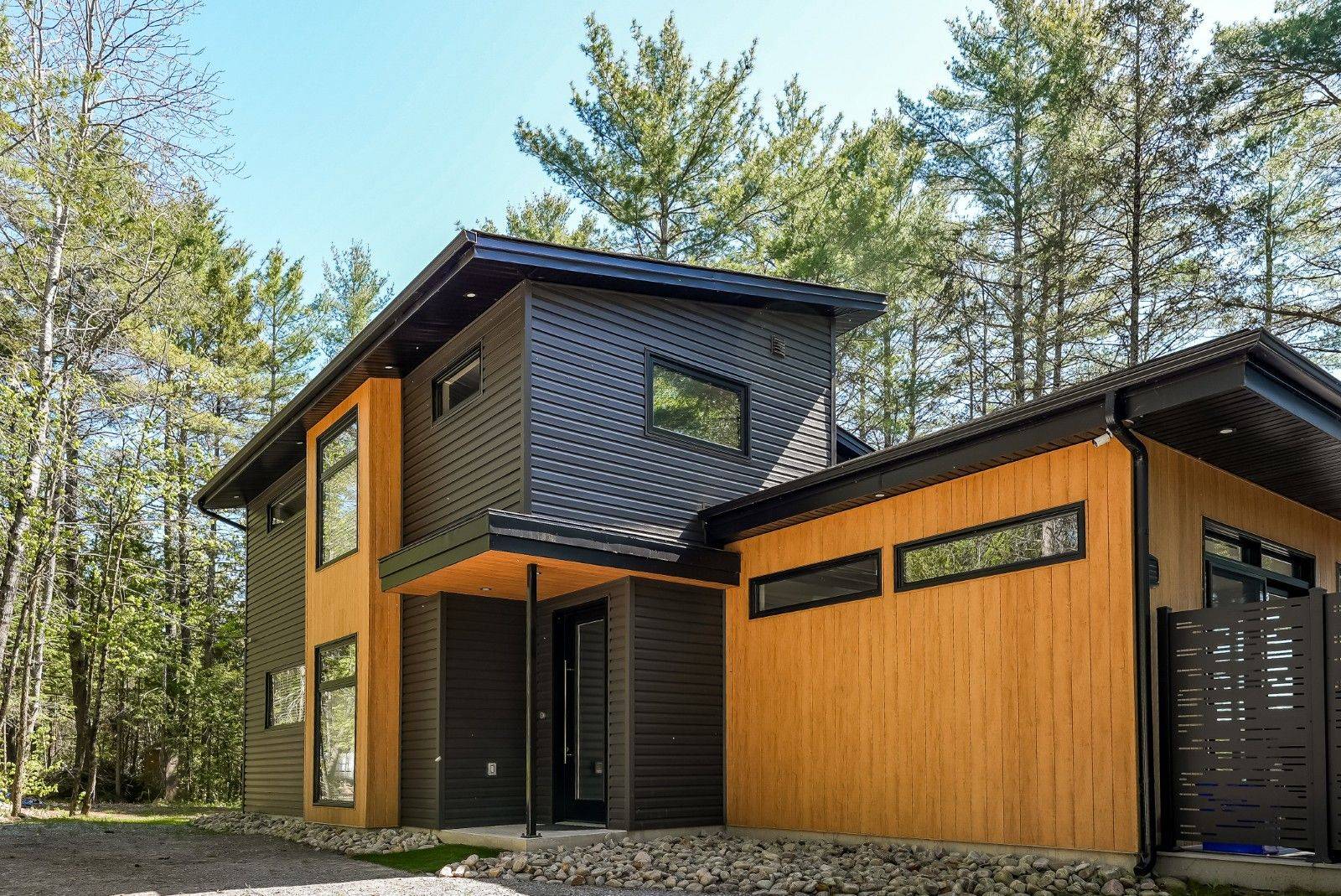 Highlands East, ON K0L 3C0,1142 Turfyn LN