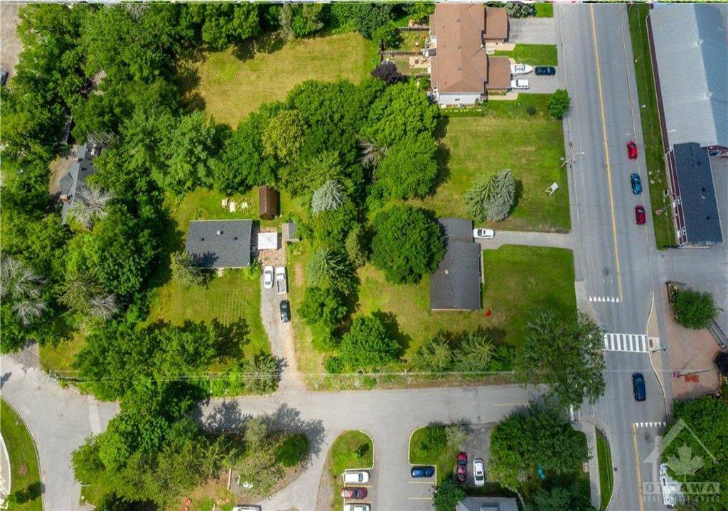 Carp - Huntley Ward, ON K0A 1L0,3787 Carp RD