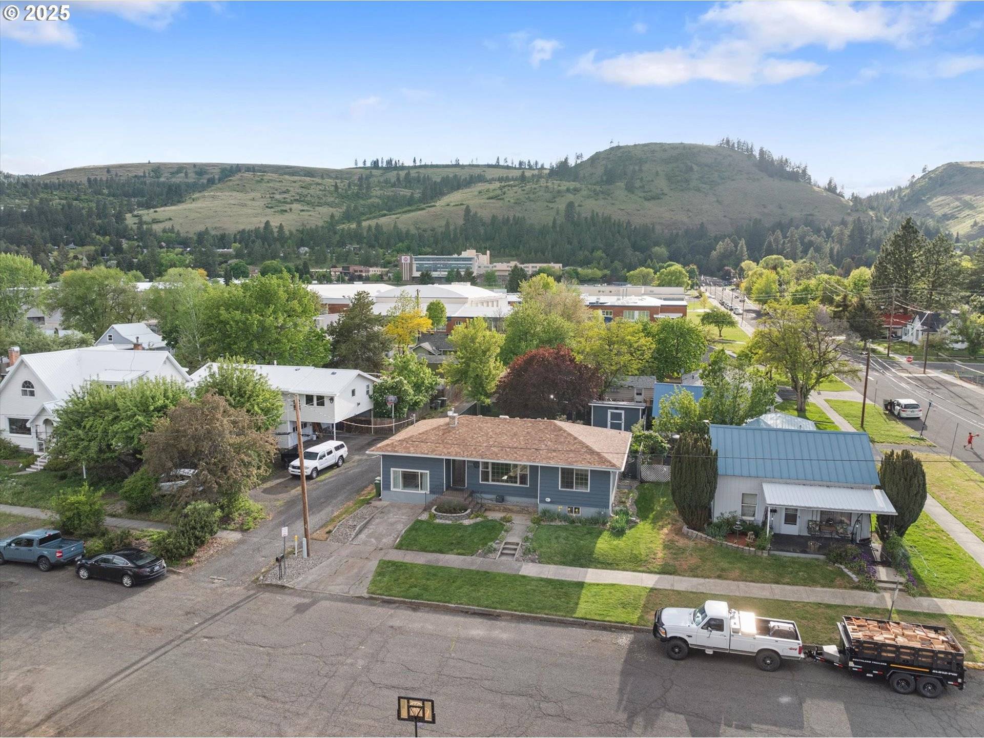 La Grande, OR 97850,1006 3RD ST